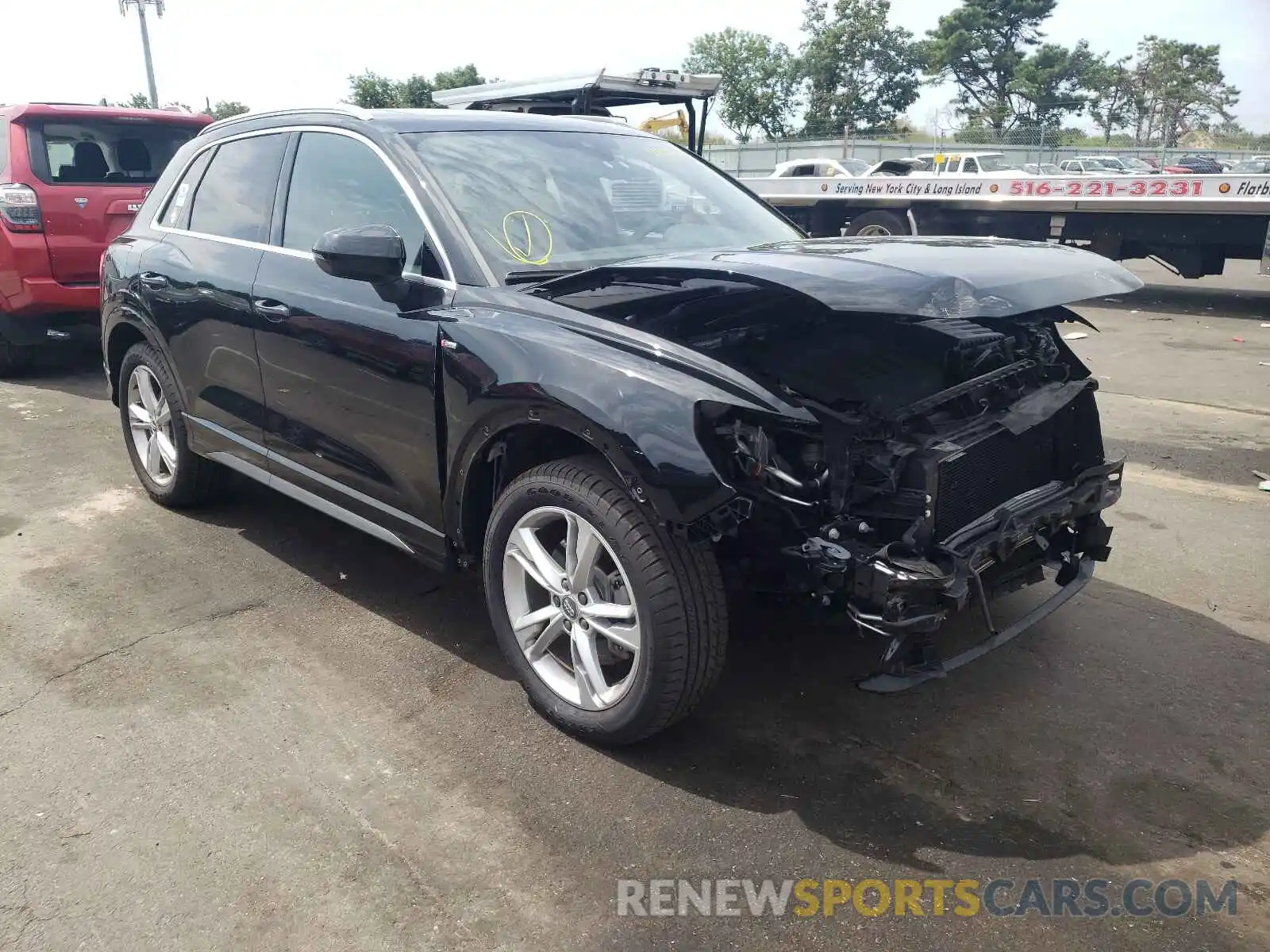 1 Photograph of a damaged car WA1EECF33L1036977 AUDI Q3 2020