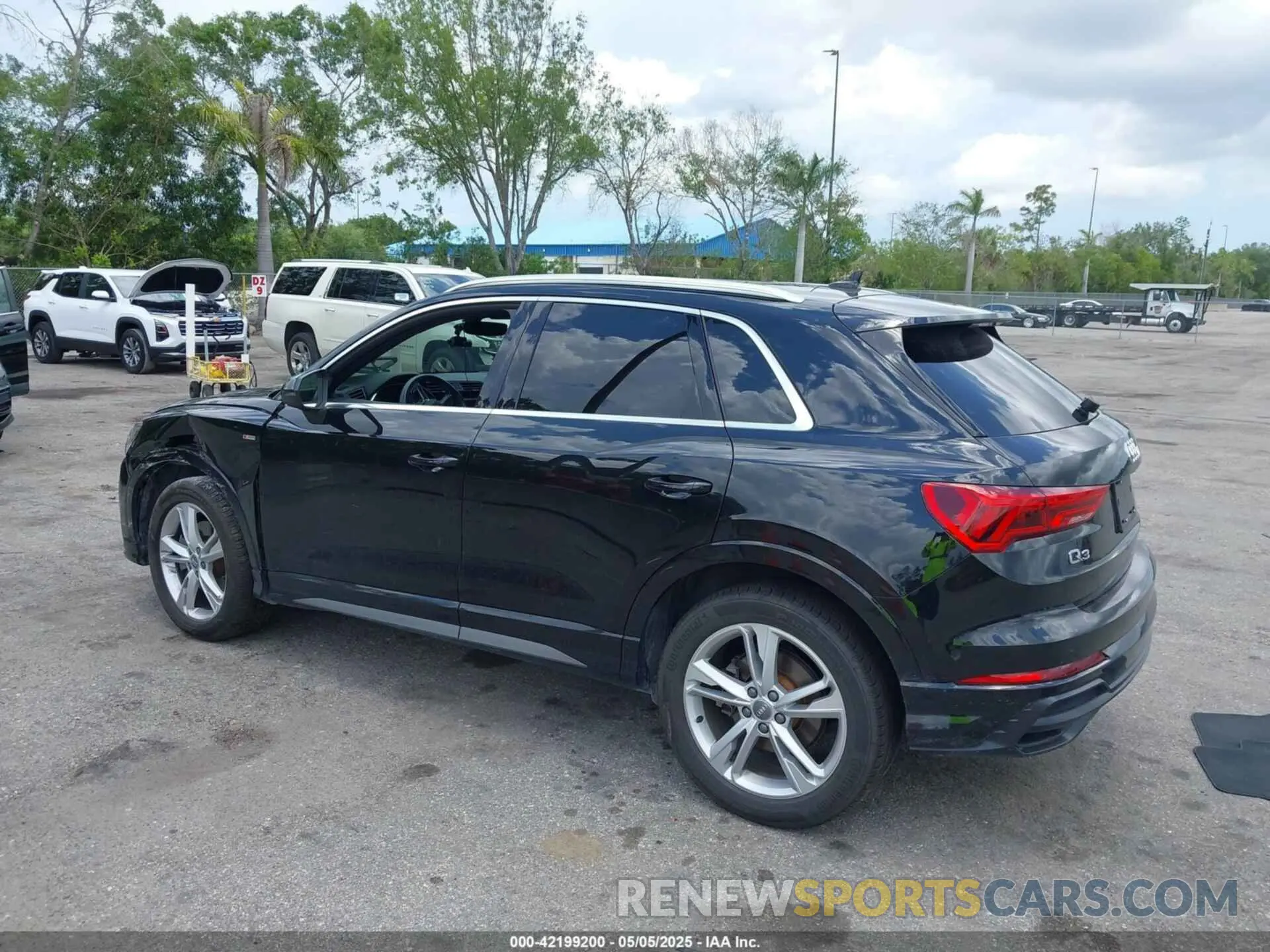 3 Photograph of a damaged car WA1EECF33L1052774 AUDI Q3 2020