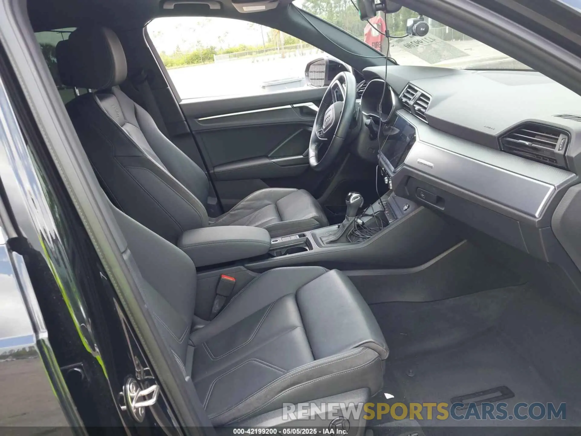 5 Photograph of a damaged car WA1EECF33L1052774 AUDI Q3 2020