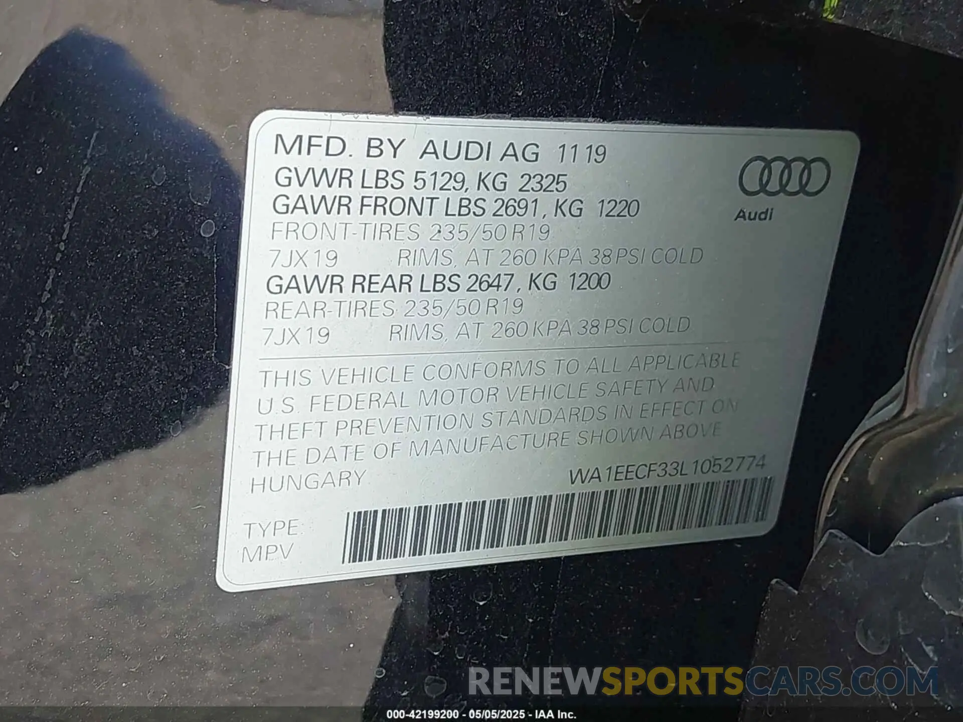 9 Photograph of a damaged car WA1EECF33L1052774 AUDI Q3 2020