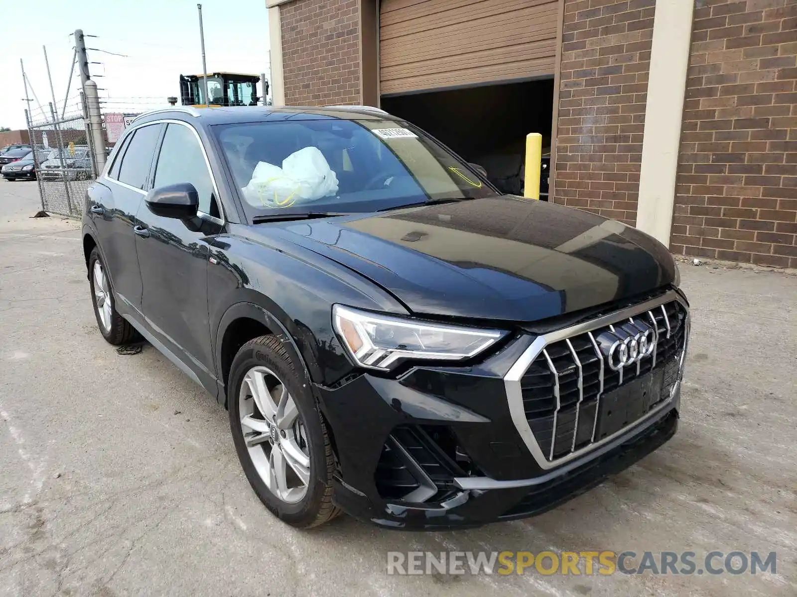 1 Photograph of a damaged car WA1EECF33L1111547 AUDI Q3 2020