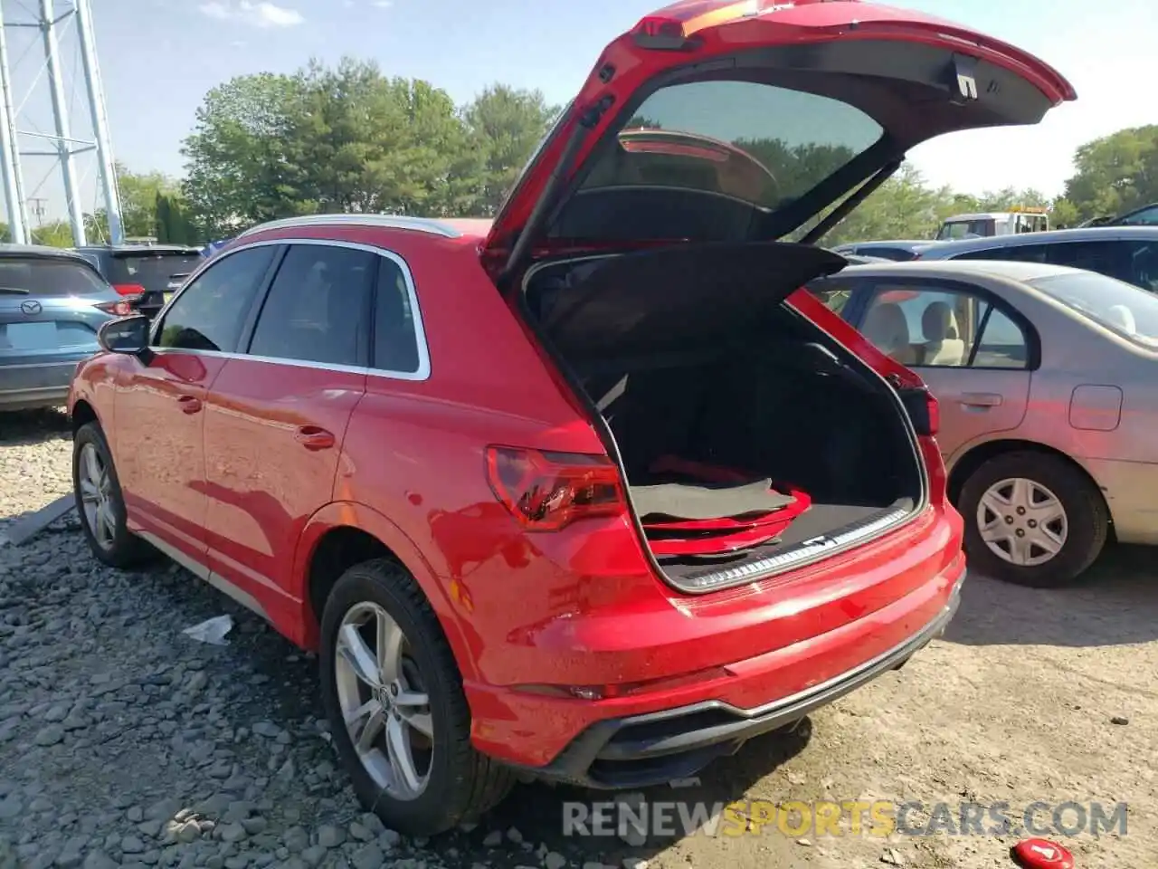 3 Photograph of a damaged car WA1EECF34L1030833 AUDI Q3 2020