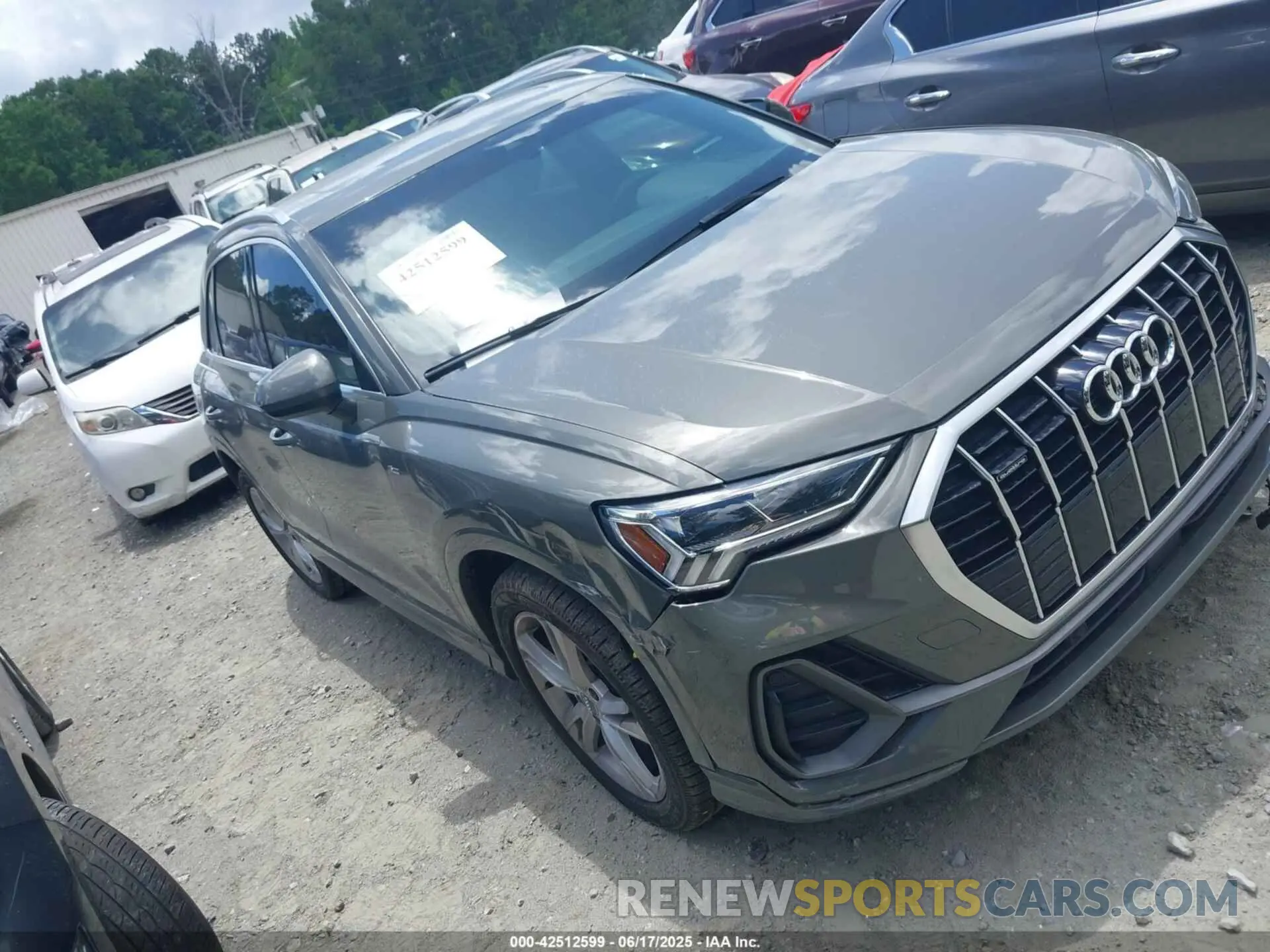 1 Photograph of a damaged car WA1EECF34L1047762 AUDI Q3 2020