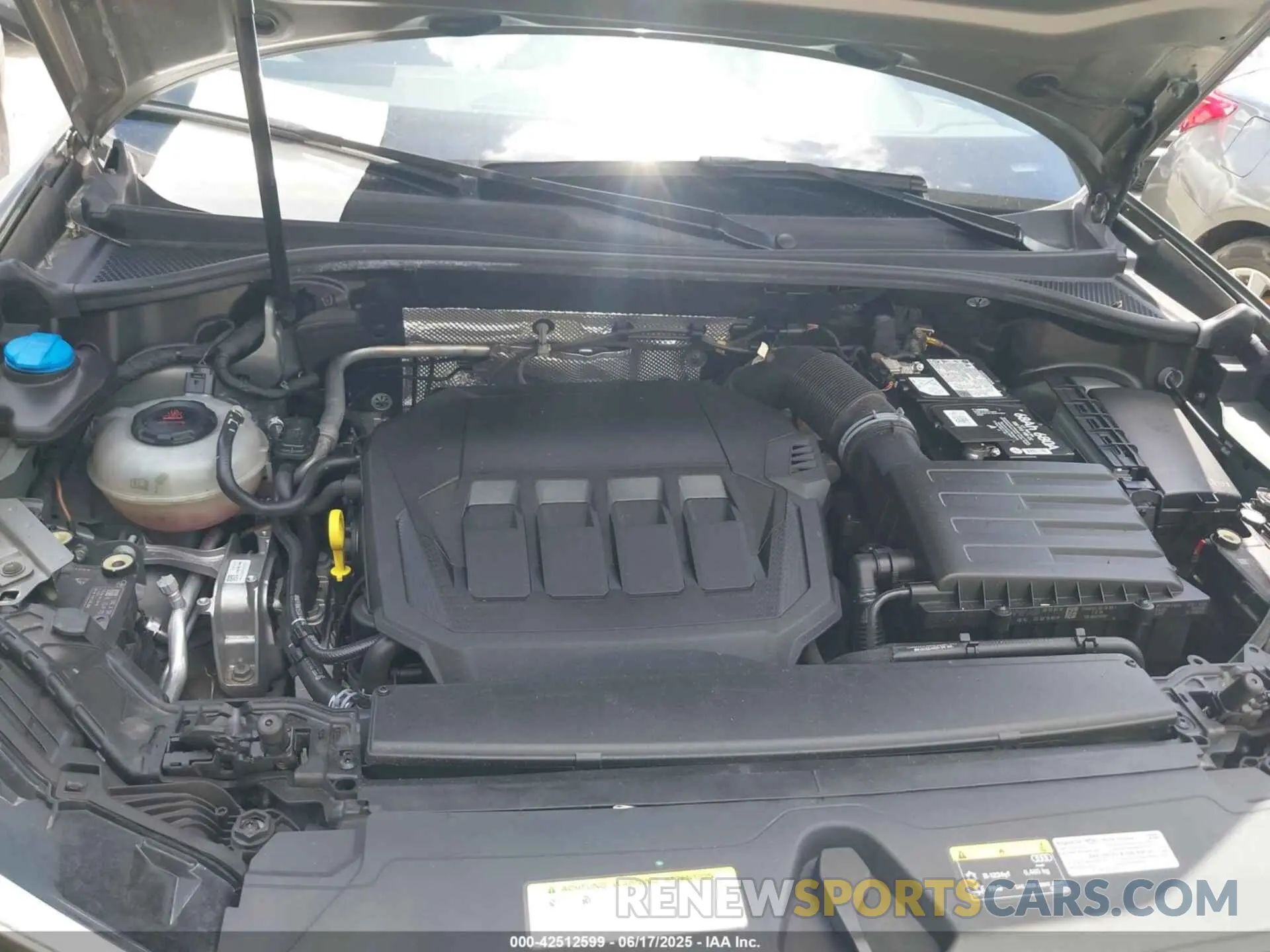 10 Photograph of a damaged car WA1EECF34L1047762 AUDI Q3 2020