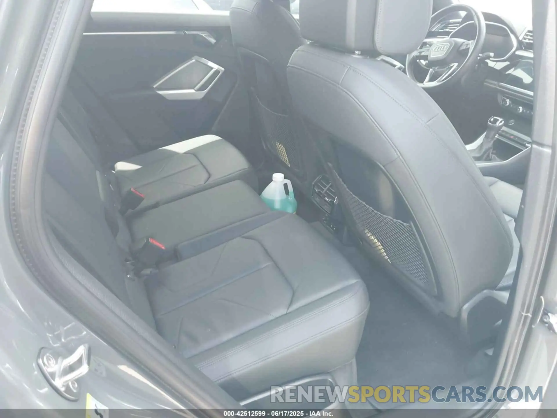 8 Photograph of a damaged car WA1EECF34L1047762 AUDI Q3 2020
