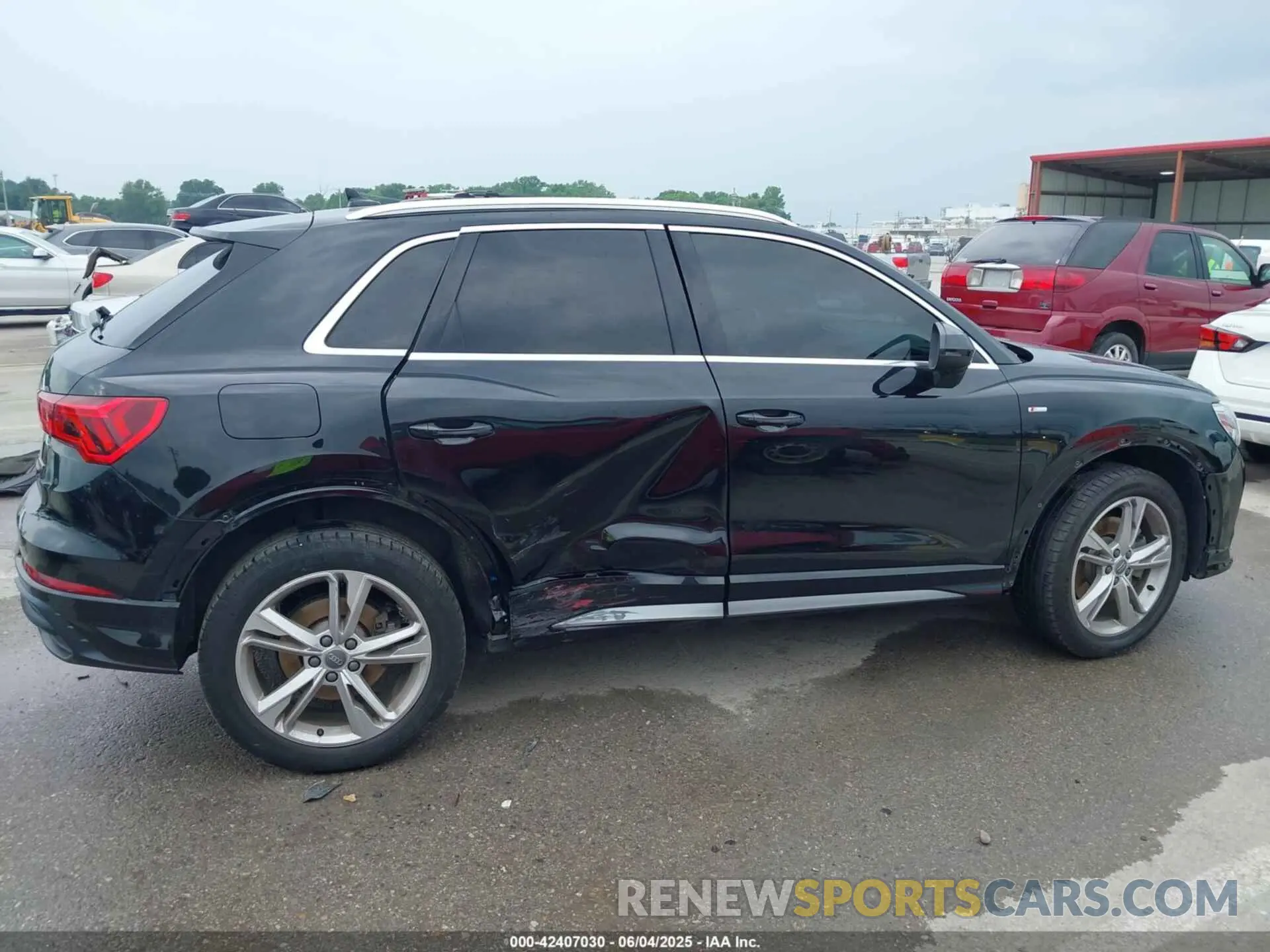 13 Photograph of a damaged car WA1EECF34L1098727 AUDI Q3 2020