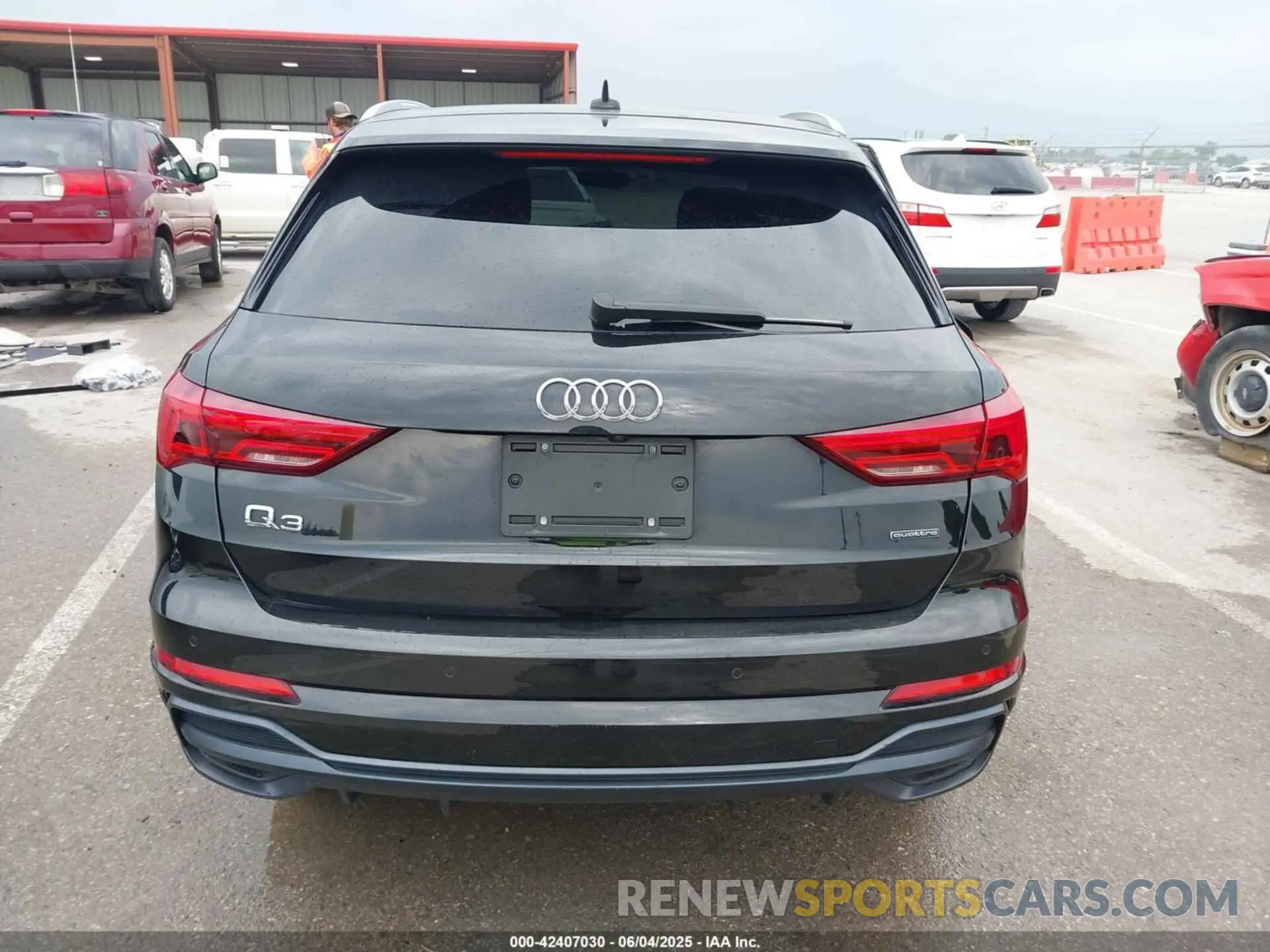 16 Photograph of a damaged car WA1EECF34L1098727 AUDI Q3 2020