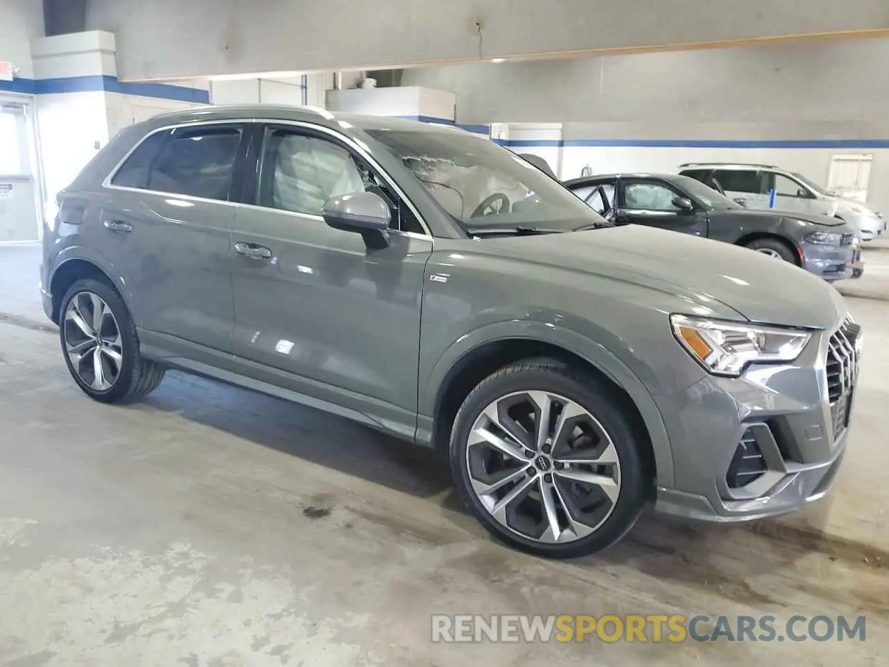 4 Photograph of a damaged car WA1EECF34L1113405 AUDI Q3 2020