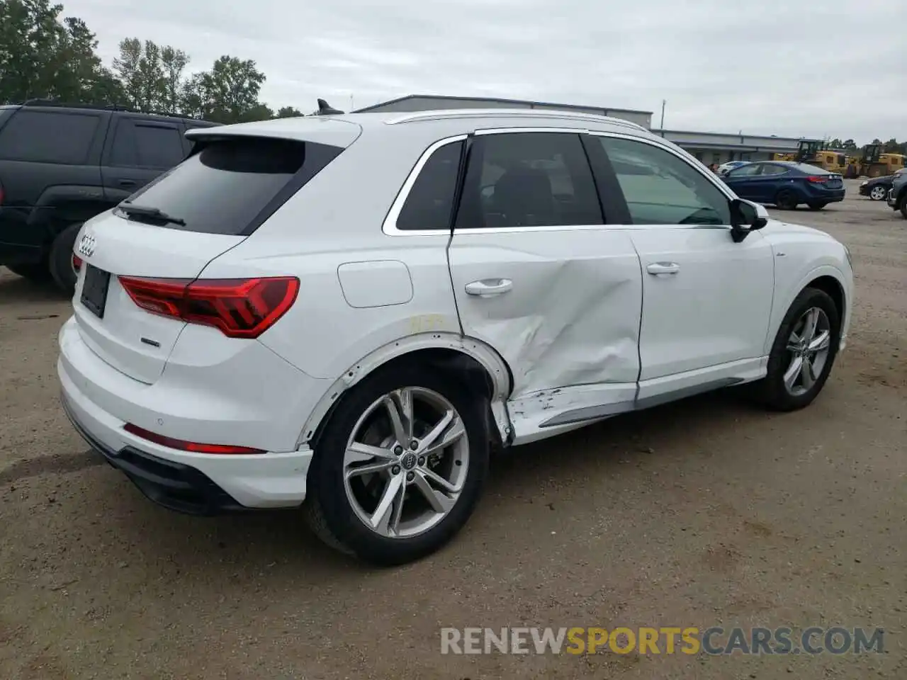 9 Photograph of a damaged car WA1EECF35L1043610 AUDI Q3 2020