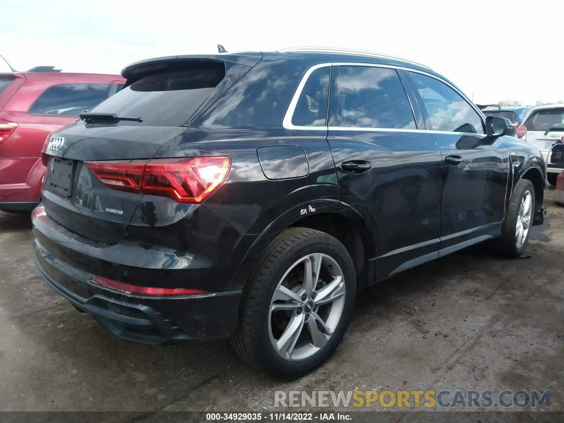 4 Photograph of a damaged car WA1EECF35L1084951 AUDI Q3 2020