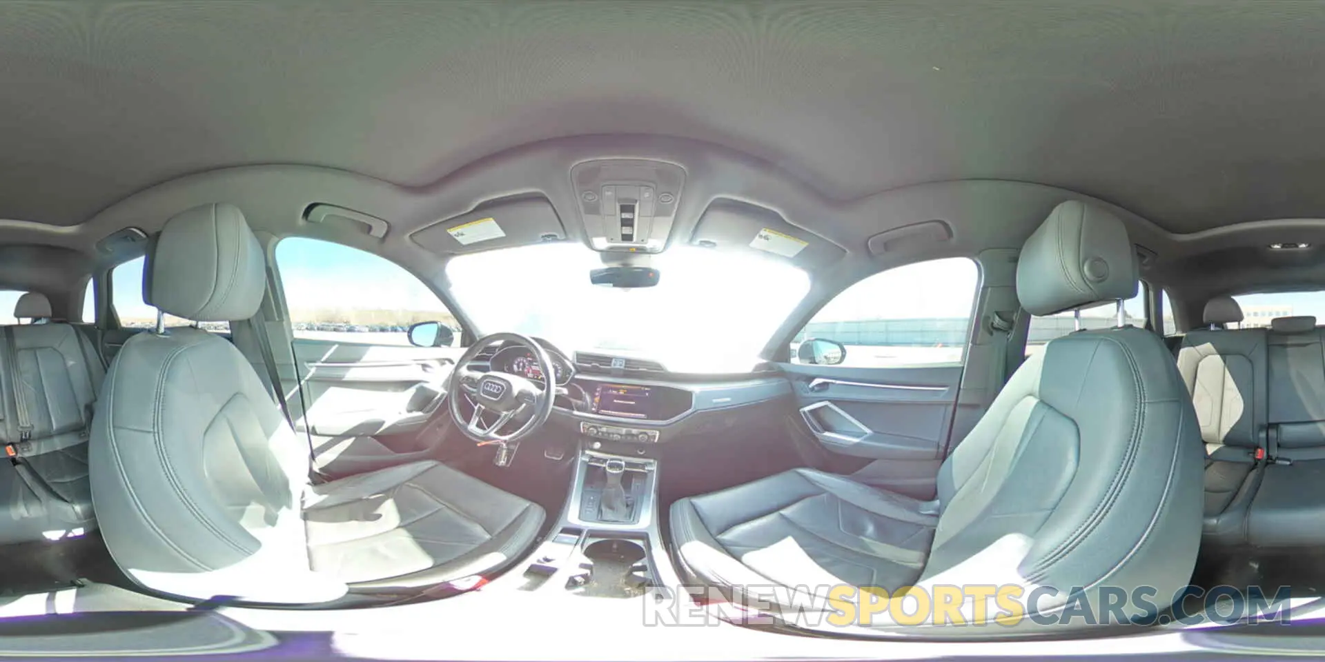 15 Photograph of a damaged car WA1EECF36L1040120 AUDI Q3 2020
