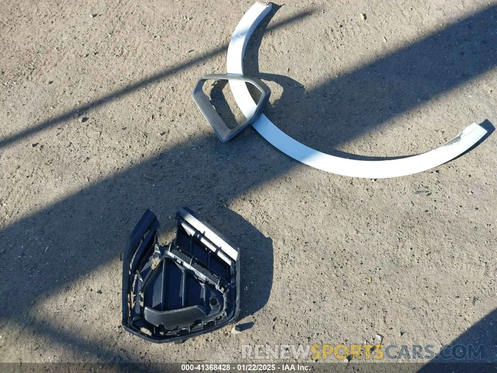 12 Photograph of a damaged car WA1EECF36L1103748 AUDI Q3 2020