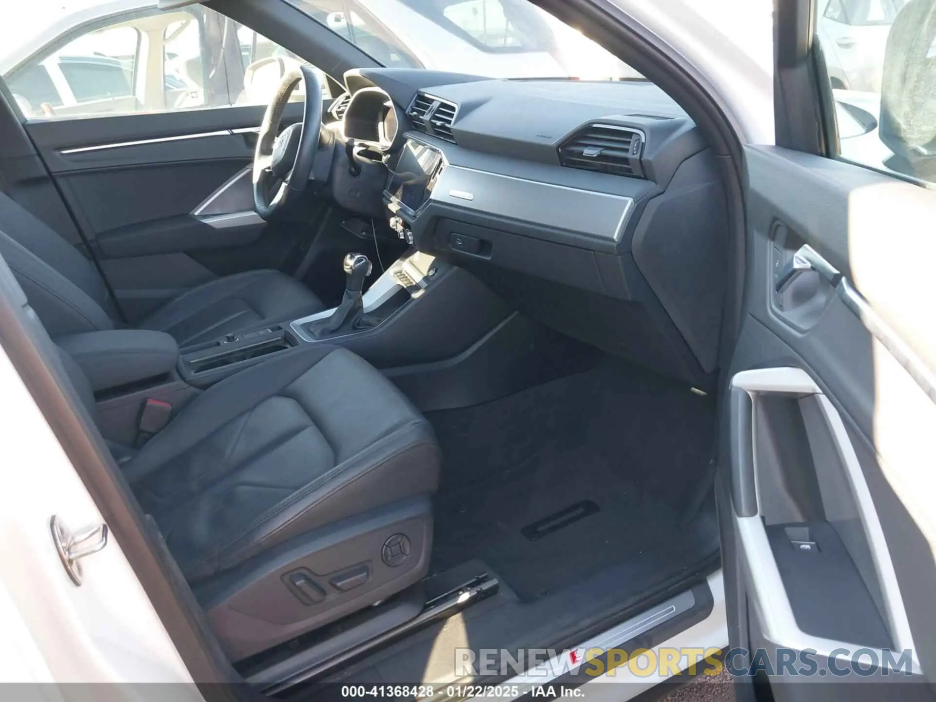 5 Photograph of a damaged car WA1EECF36L1103748 AUDI Q3 2020