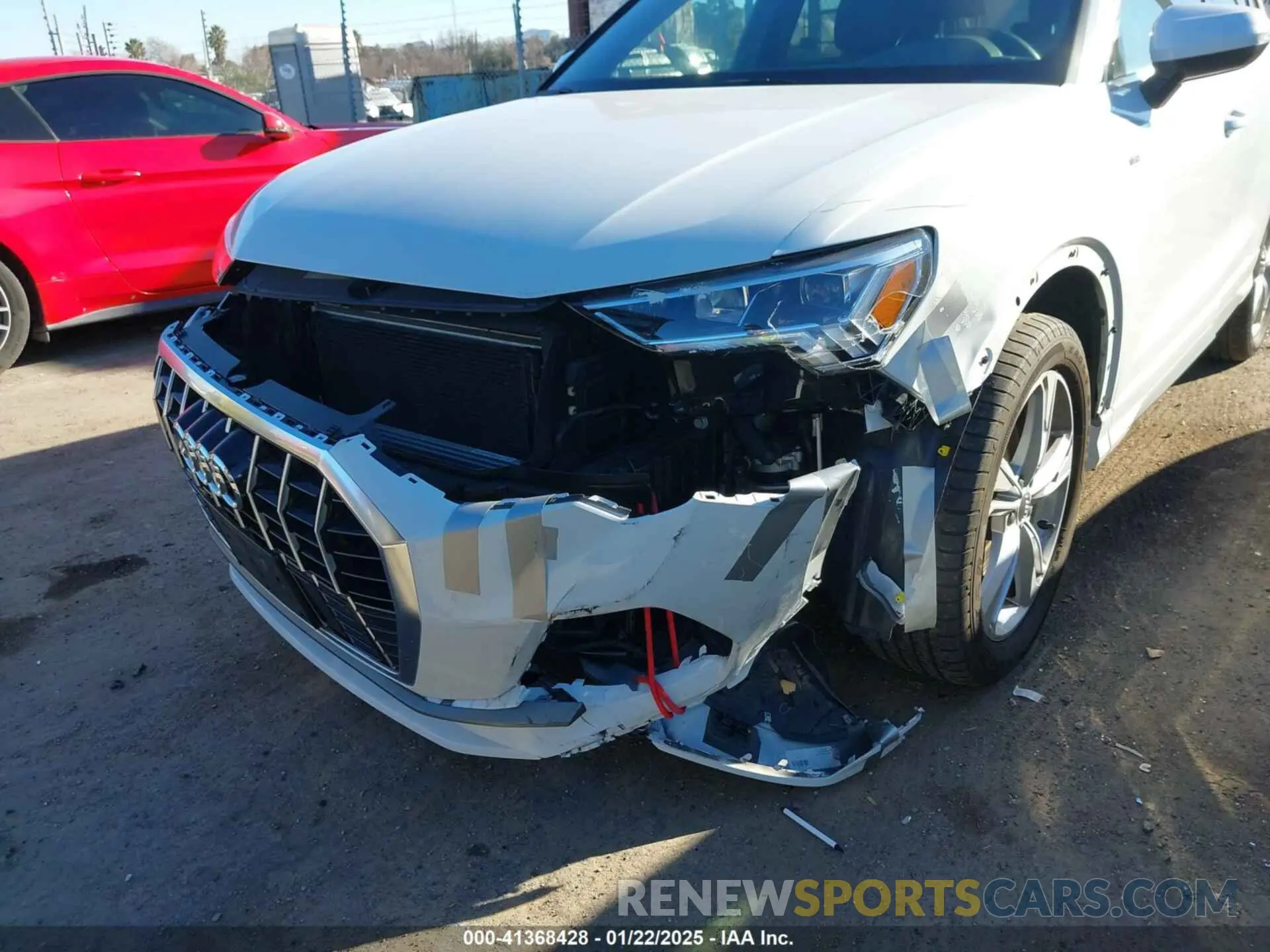 6 Photograph of a damaged car WA1EECF36L1103748 AUDI Q3 2020
