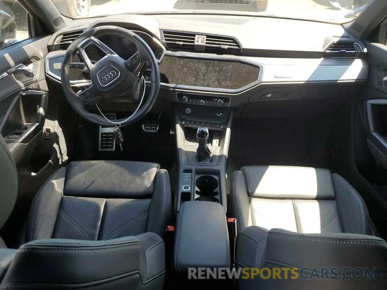 8 Photograph of a damaged car WA1EECF37L1011709 AUDI Q3 2020
