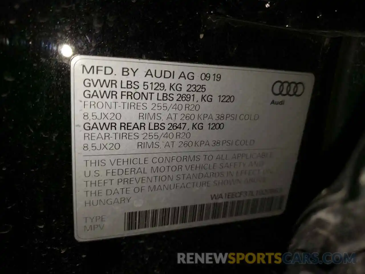 10 Photograph of a damaged car WA1EECF37L1020863 AUDI Q3 2020