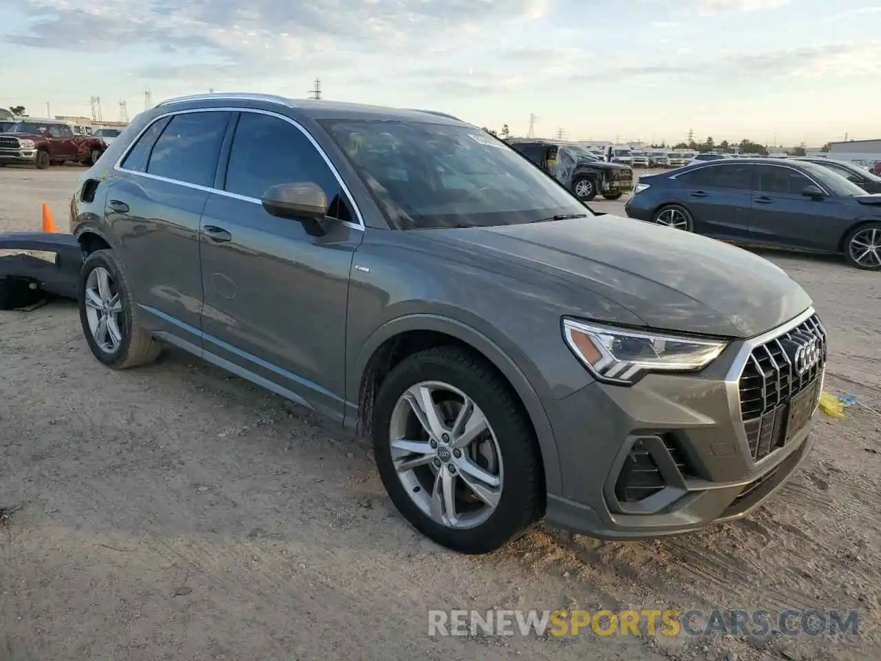 4 Photograph of a damaged car WA1EECF37L1040417 AUDI Q3 2020