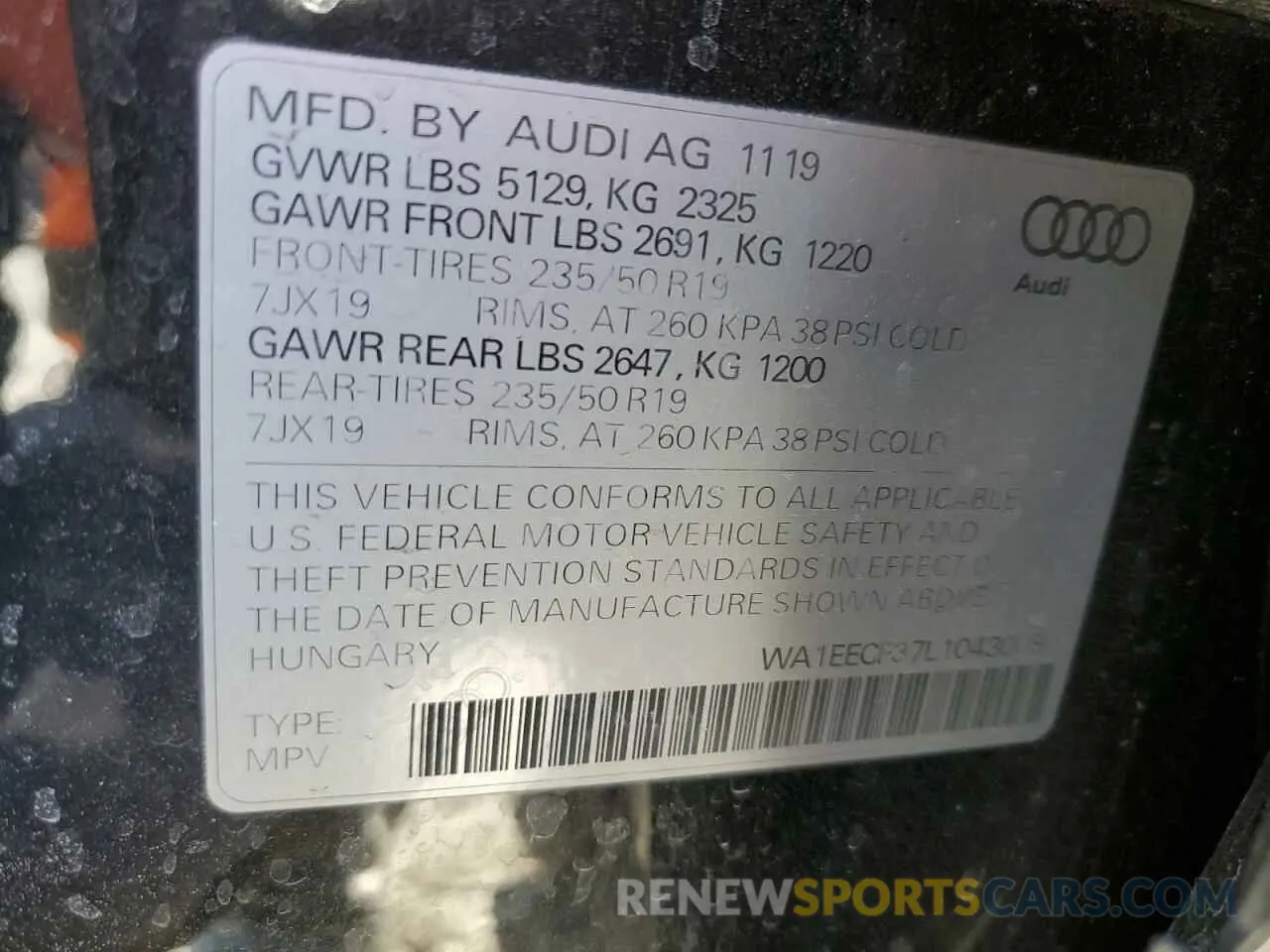 15 Photograph of a damaged car WA1EECF37L1043009 AUDI Q3 2020