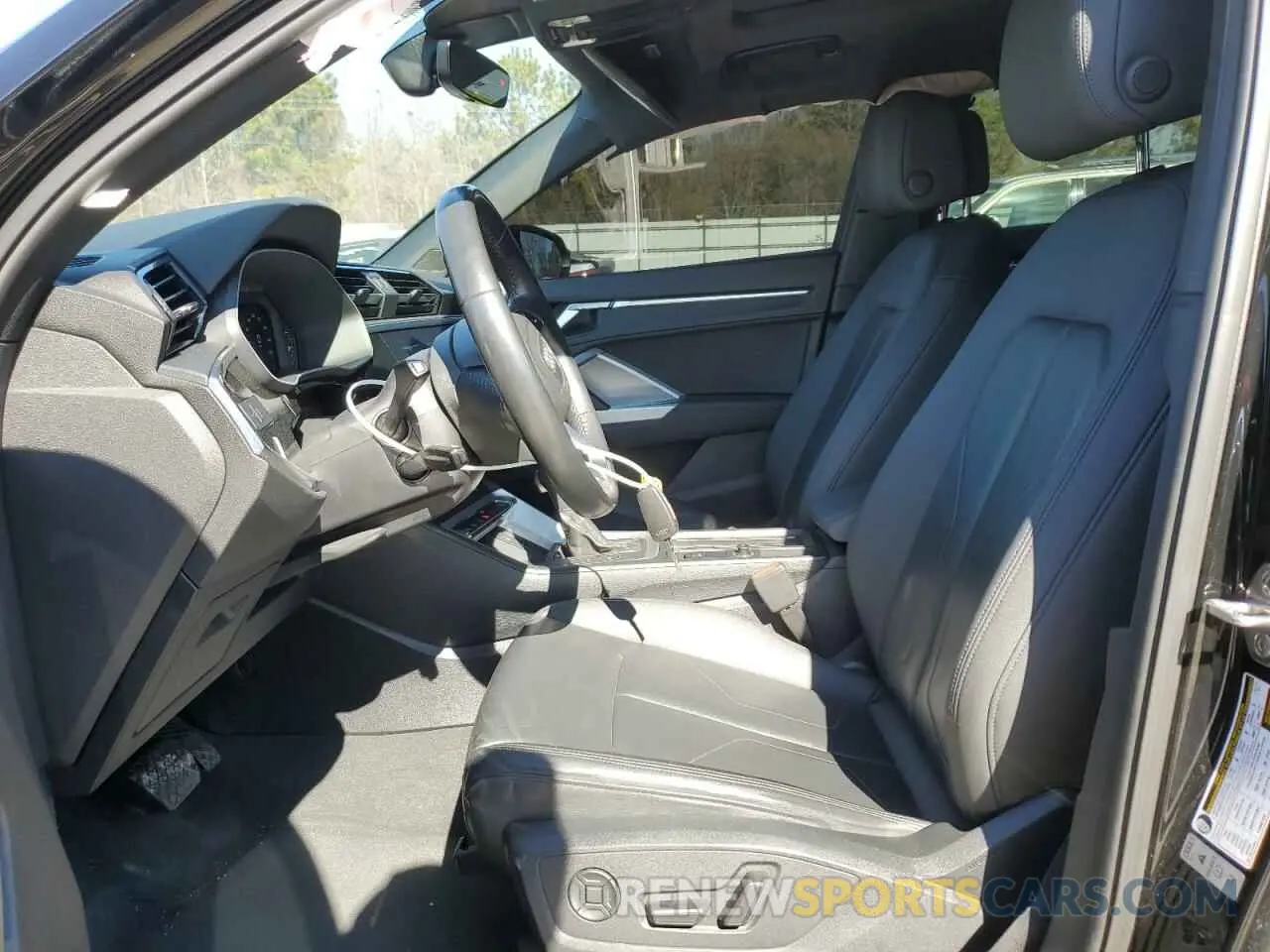 7 Photograph of a damaged car WA1EECF37L1043009 AUDI Q3 2020