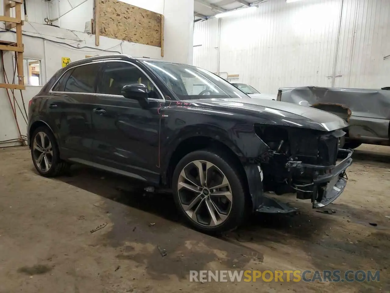 4 Photograph of a damaged car WA1EECF37L1052552 AUDI Q3 2020