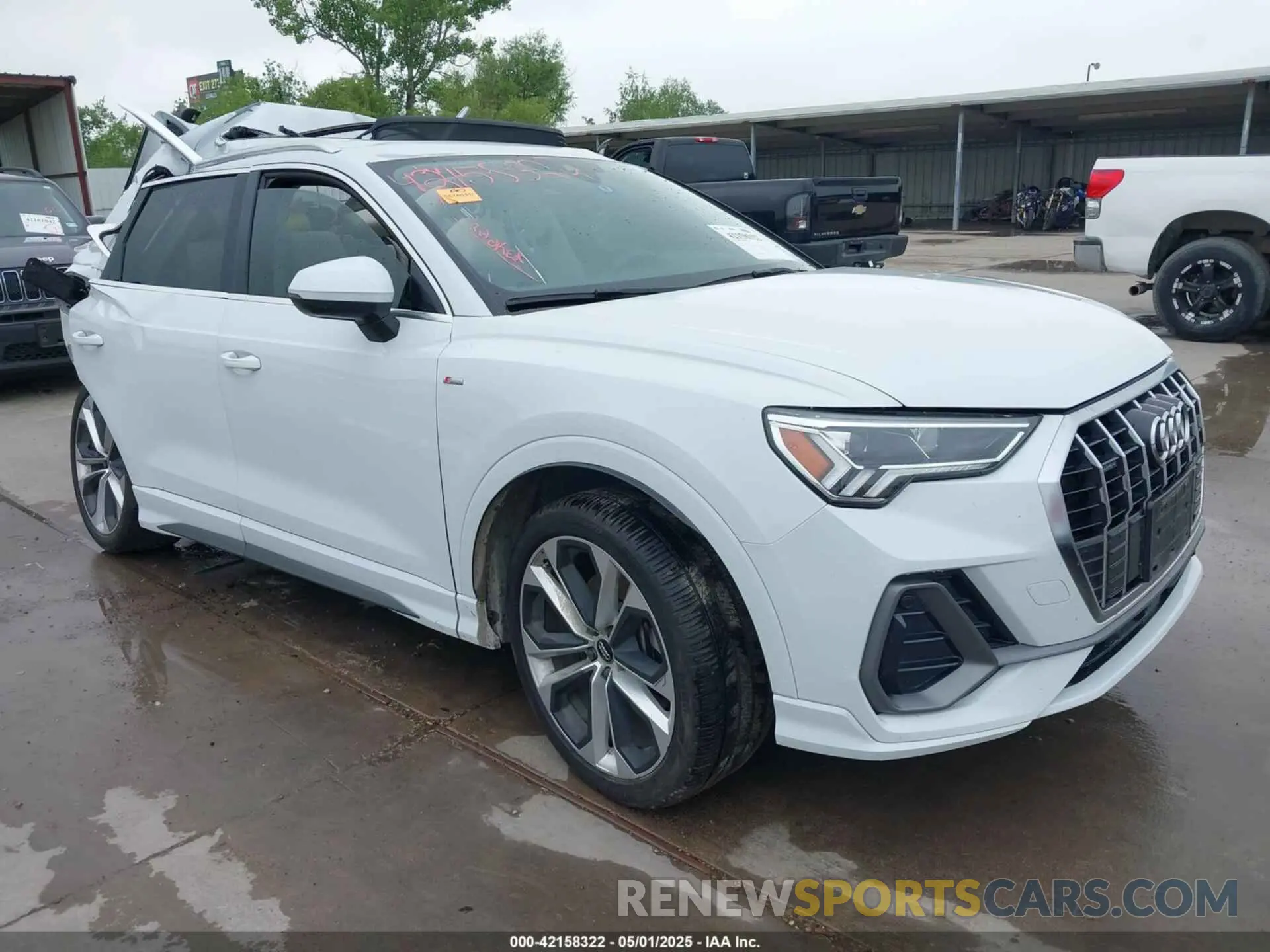 1 Photograph of a damaged car WA1EECF37L1078293 AUDI Q3 2020