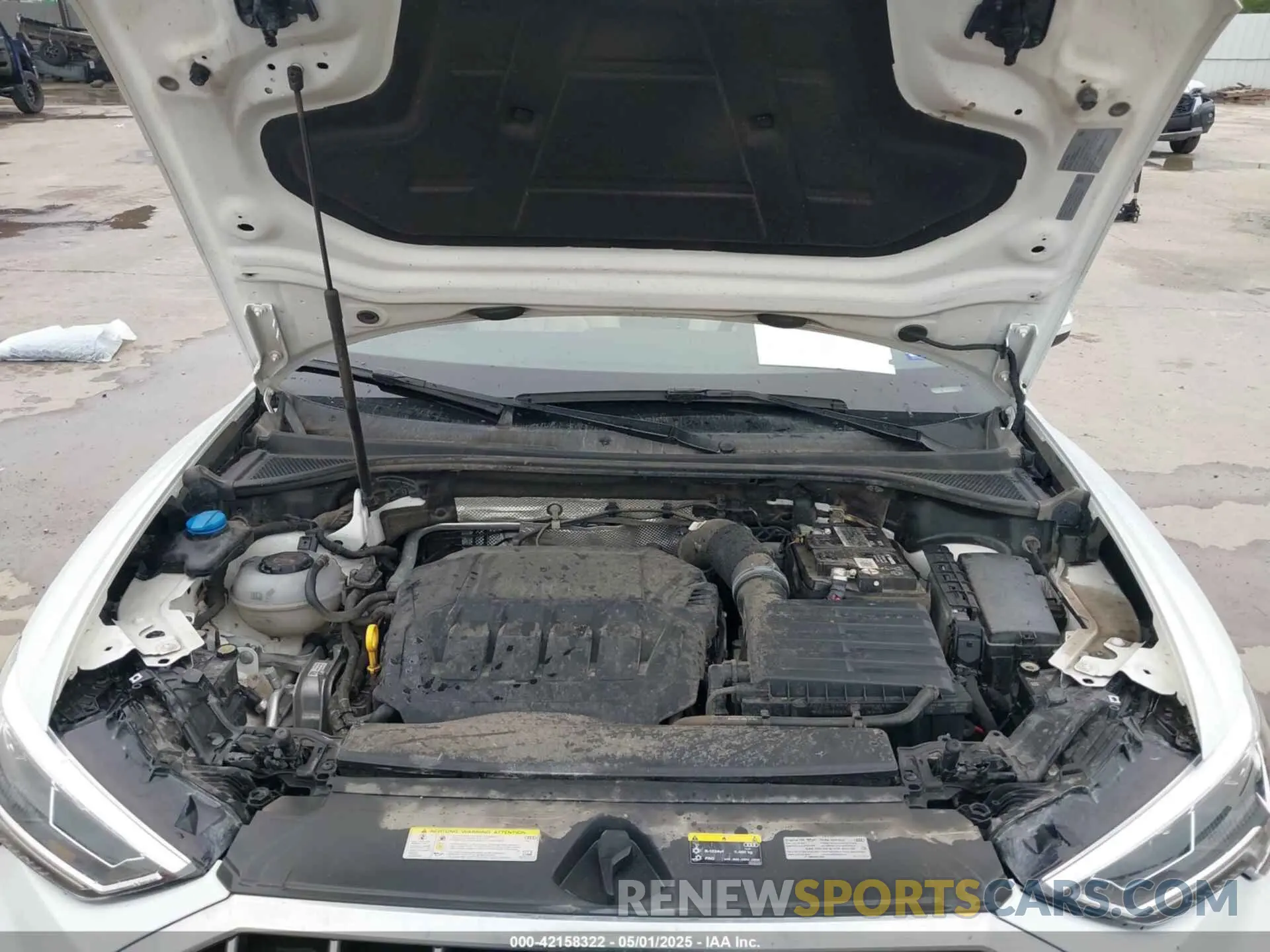10 Photograph of a damaged car WA1EECF37L1078293 AUDI Q3 2020