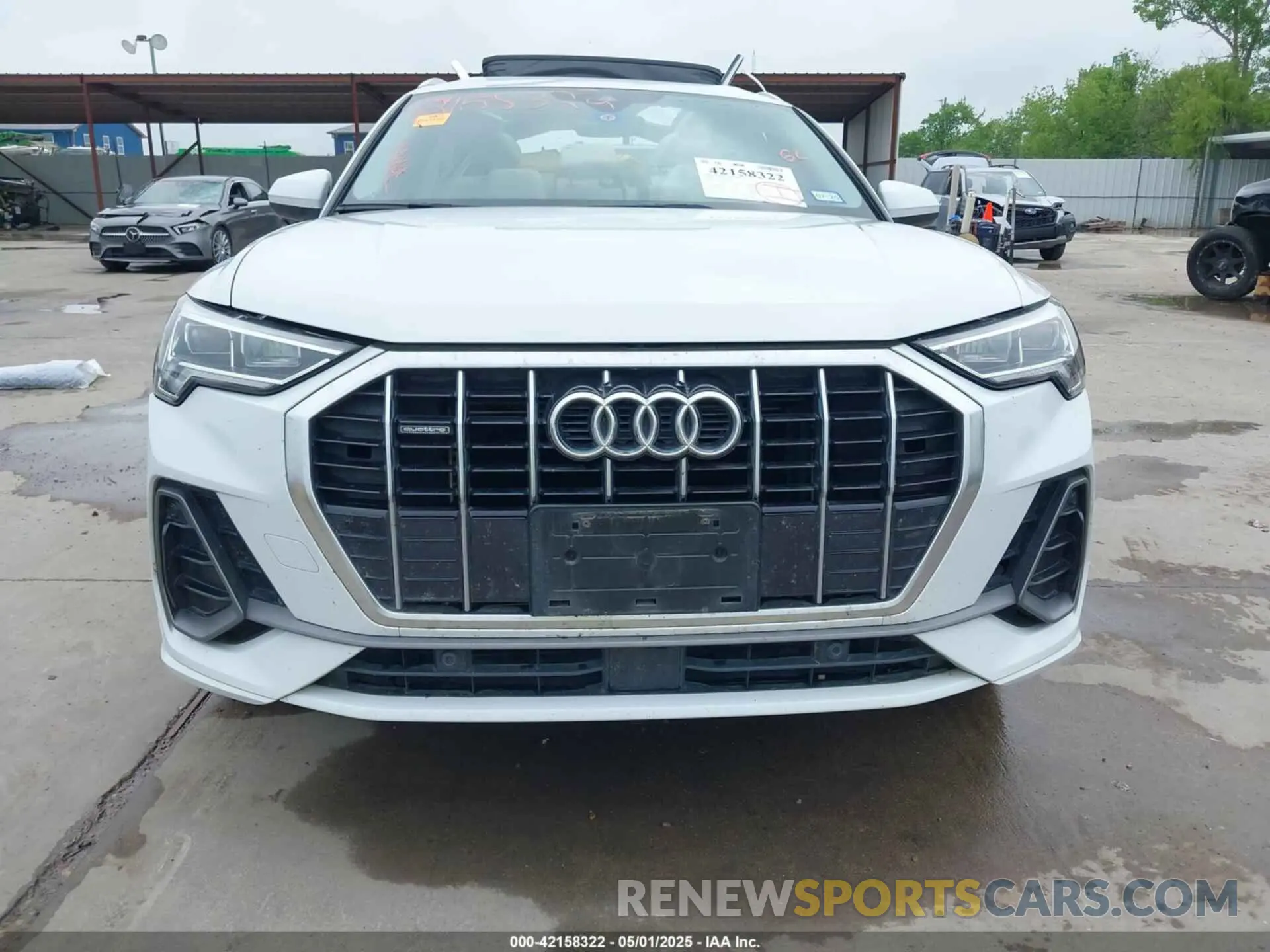 11 Photograph of a damaged car WA1EECF37L1078293 AUDI Q3 2020