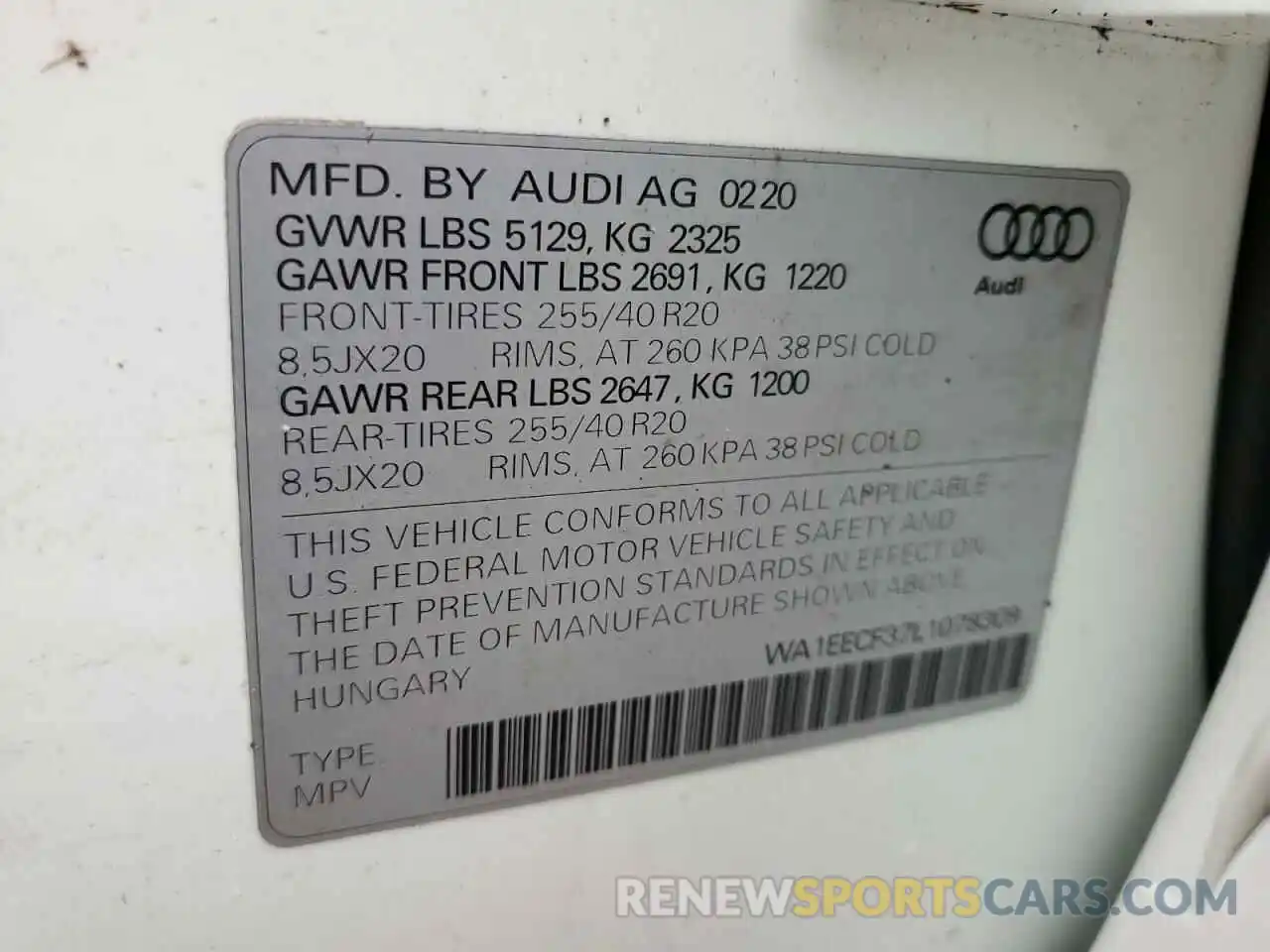 10 Photograph of a damaged car WA1EECF37L1078309 AUDI Q3 2020