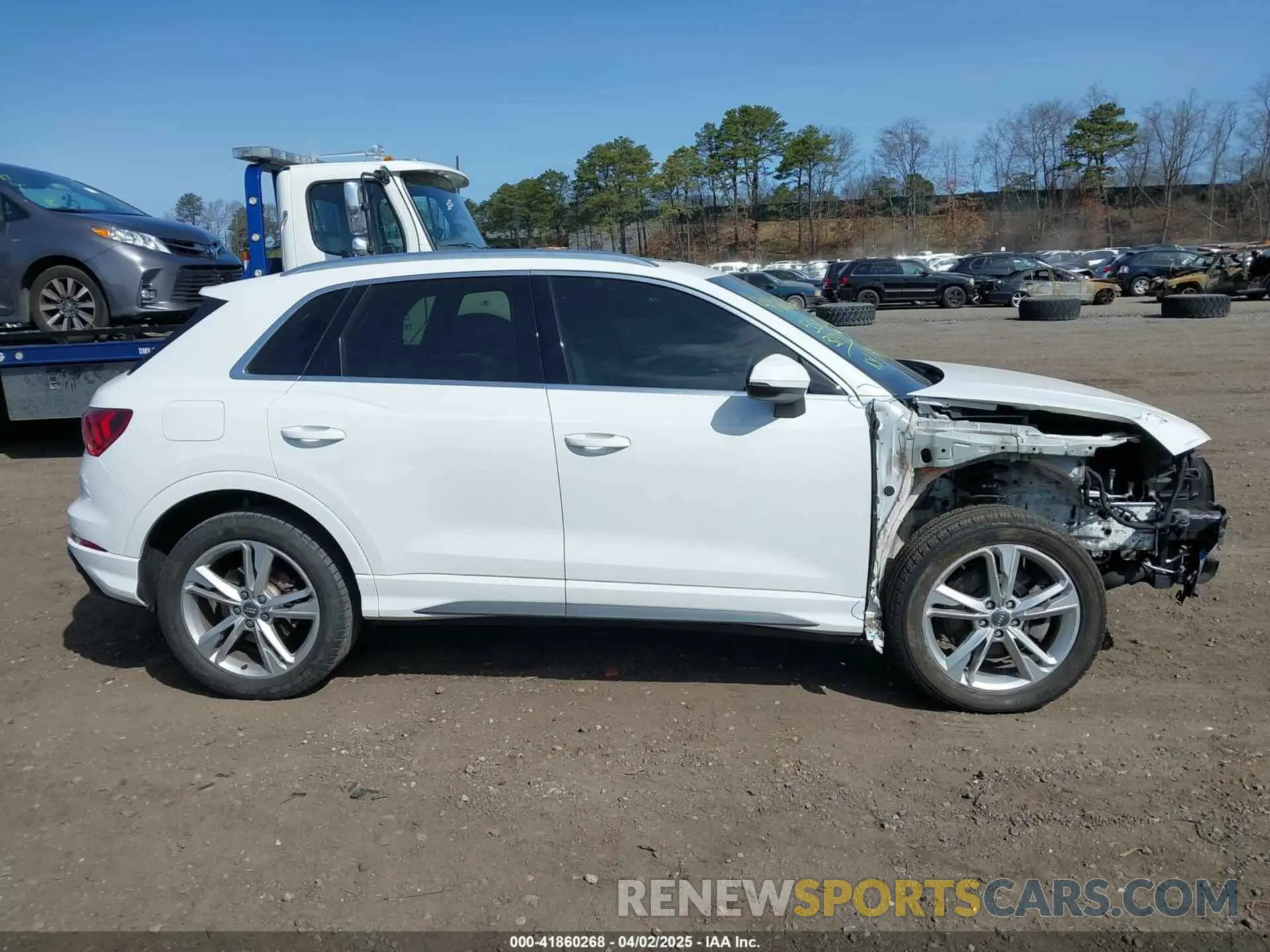 13 Photograph of a damaged car WA1EECF37L1099564 AUDI Q3 2020