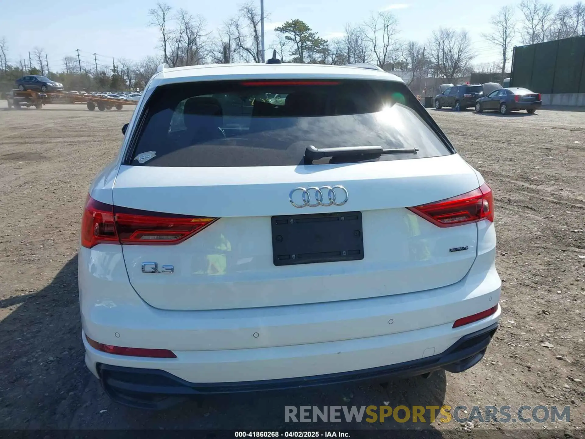 16 Photograph of a damaged car WA1EECF37L1099564 AUDI Q3 2020