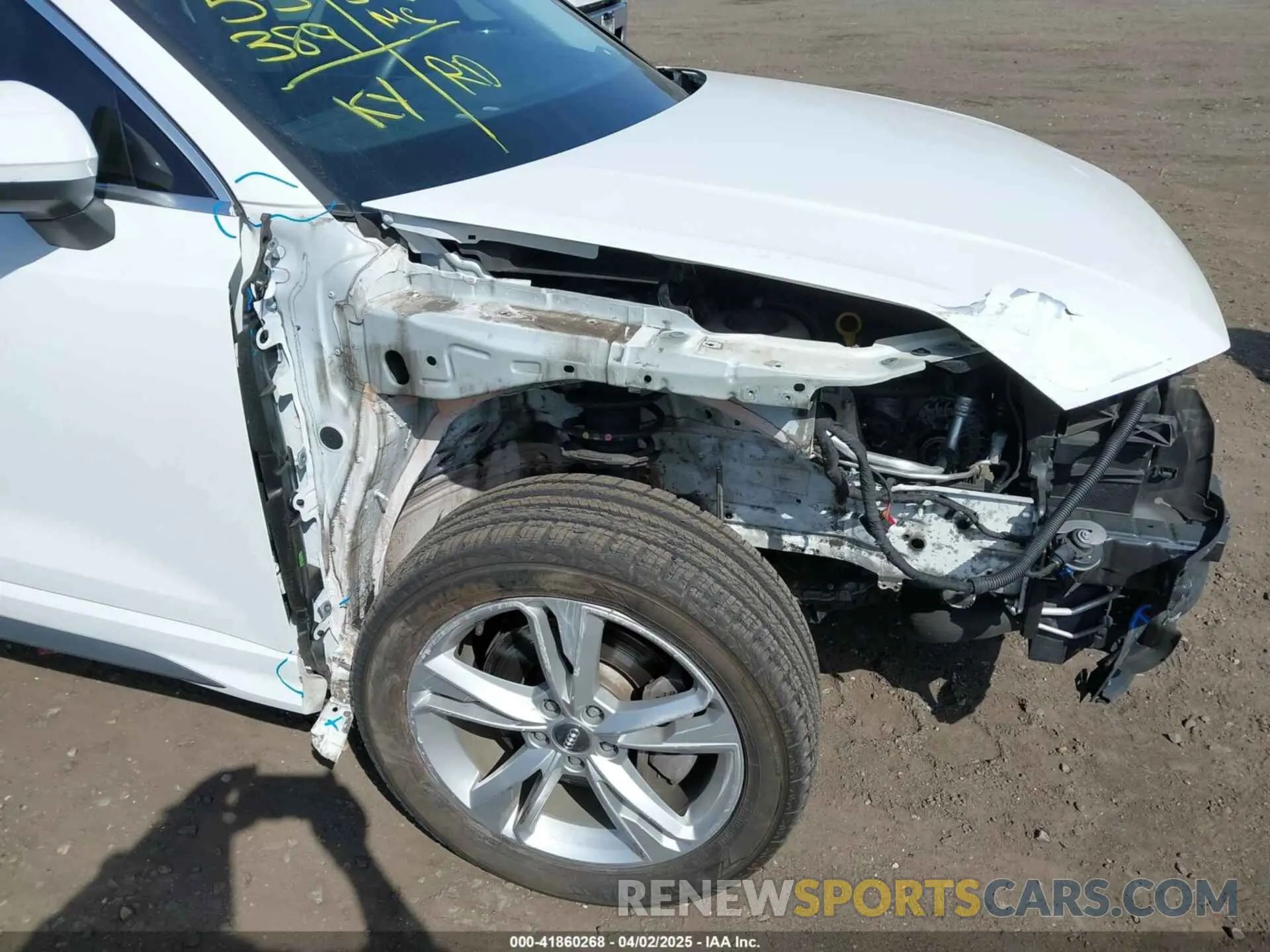 19 Photograph of a damaged car WA1EECF37L1099564 AUDI Q3 2020