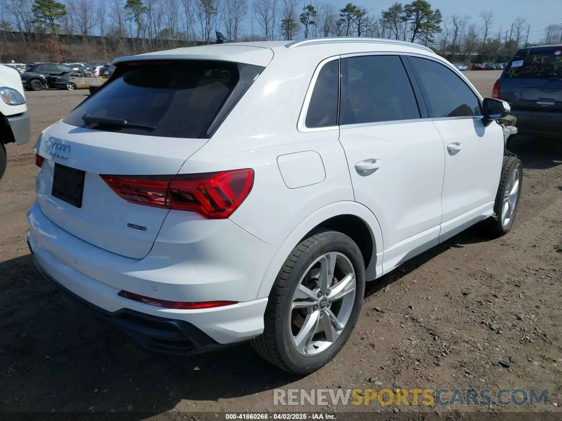 4 Photograph of a damaged car WA1EECF37L1099564 AUDI Q3 2020