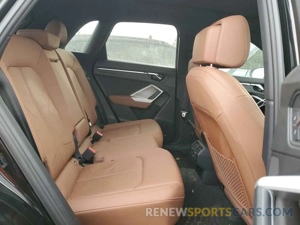 11 Photograph of a damaged car WA1EECF37L1110675 AUDI Q3 2020