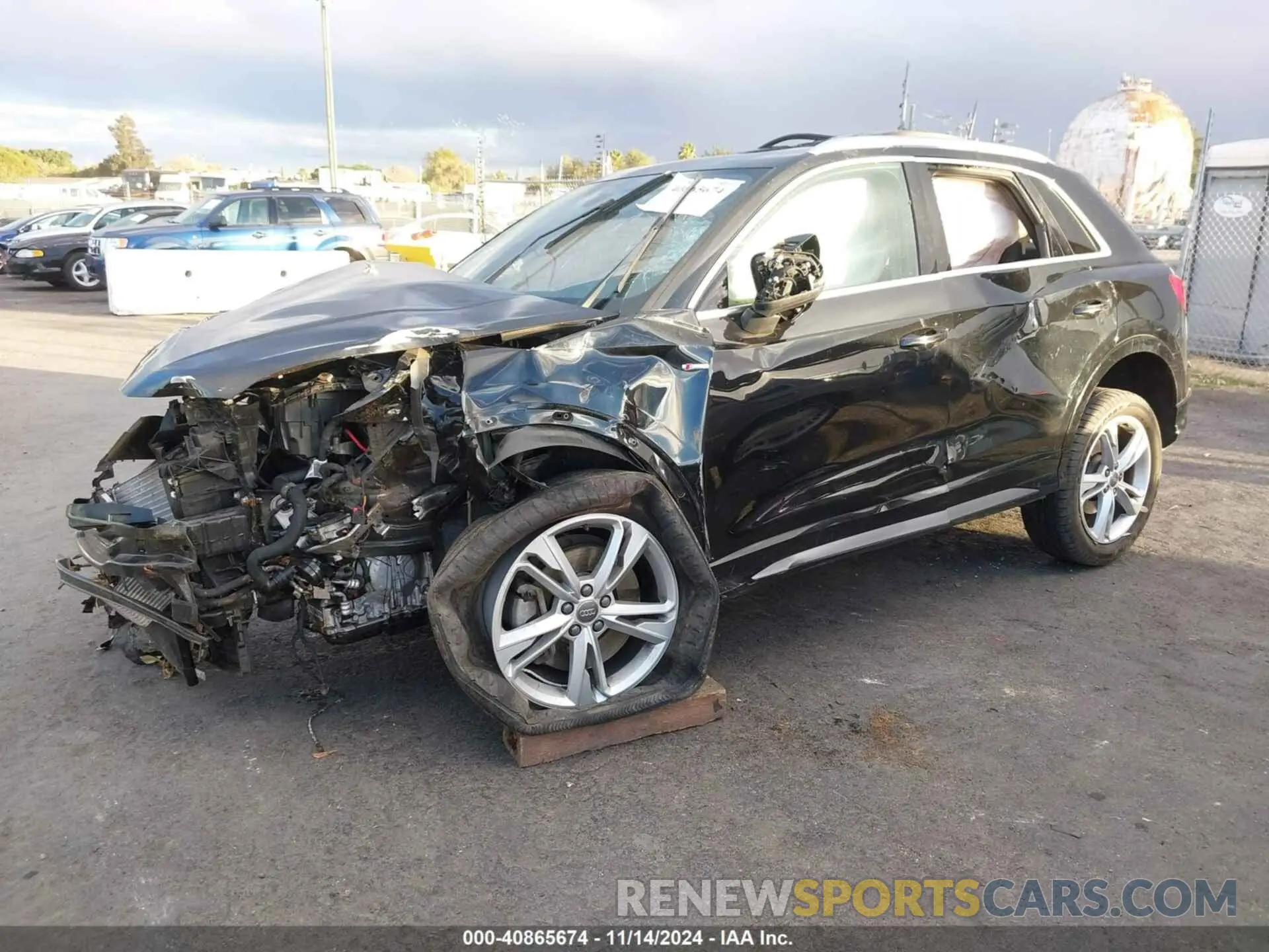 2 Photograph of a damaged car WA1EECF38L1036764 AUDI Q3 2020