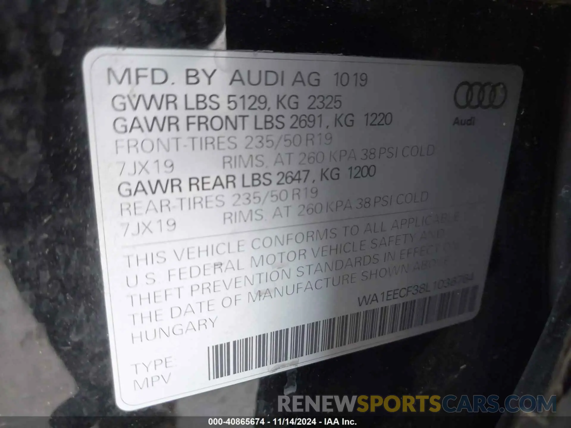 9 Photograph of a damaged car WA1EECF38L1036764 AUDI Q3 2020