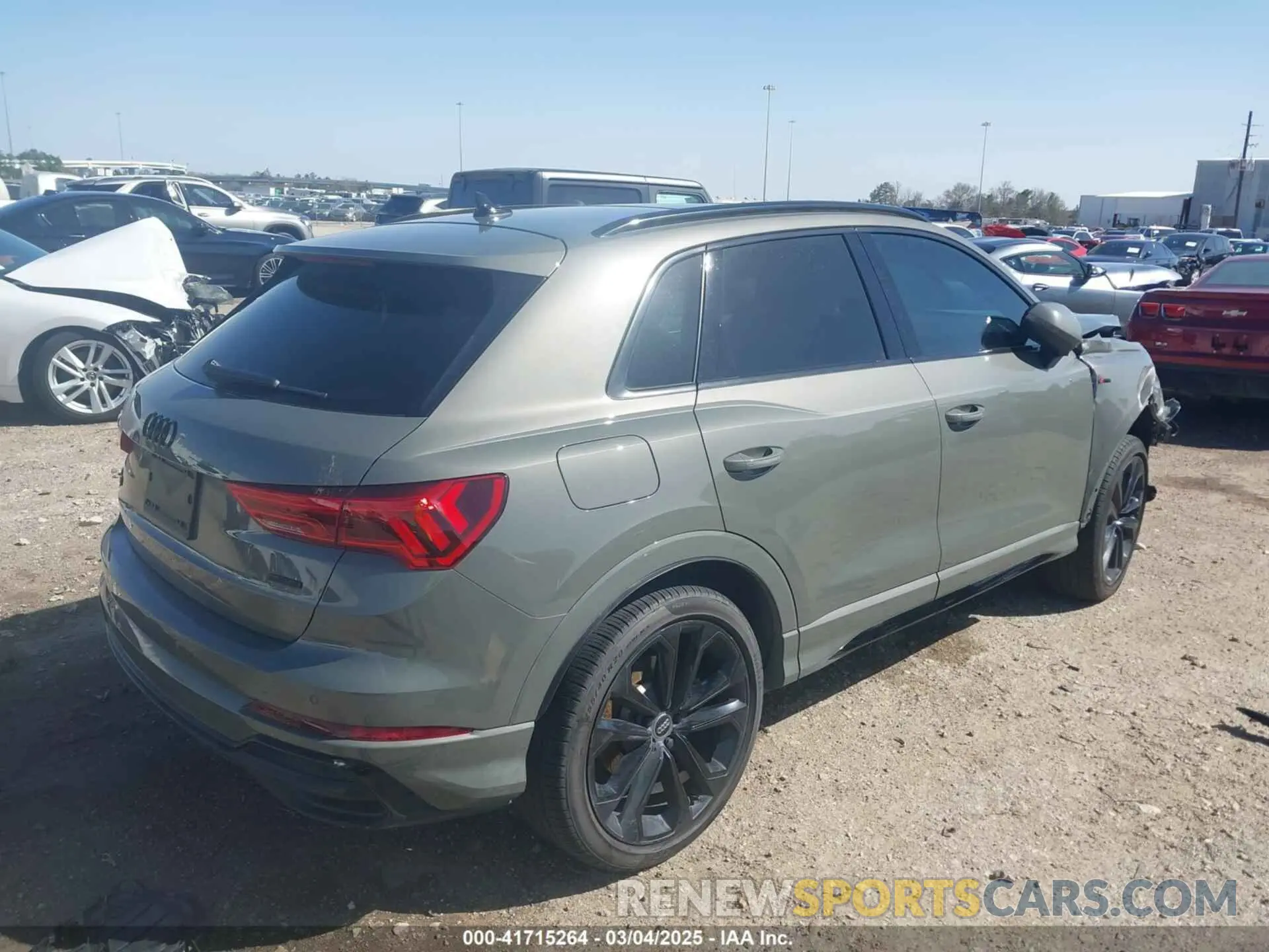 4 Photograph of a damaged car WA1EECF38L1089559 AUDI Q3 2020
