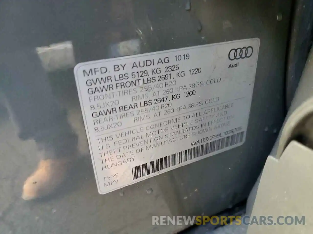 10 Photograph of a damaged car WA1EECF39L1035705 AUDI Q3 2020