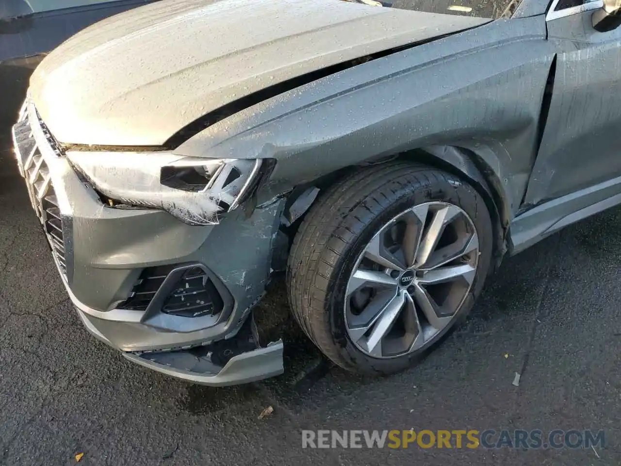 9 Photograph of a damaged car WA1EECF39L1035705 AUDI Q3 2020