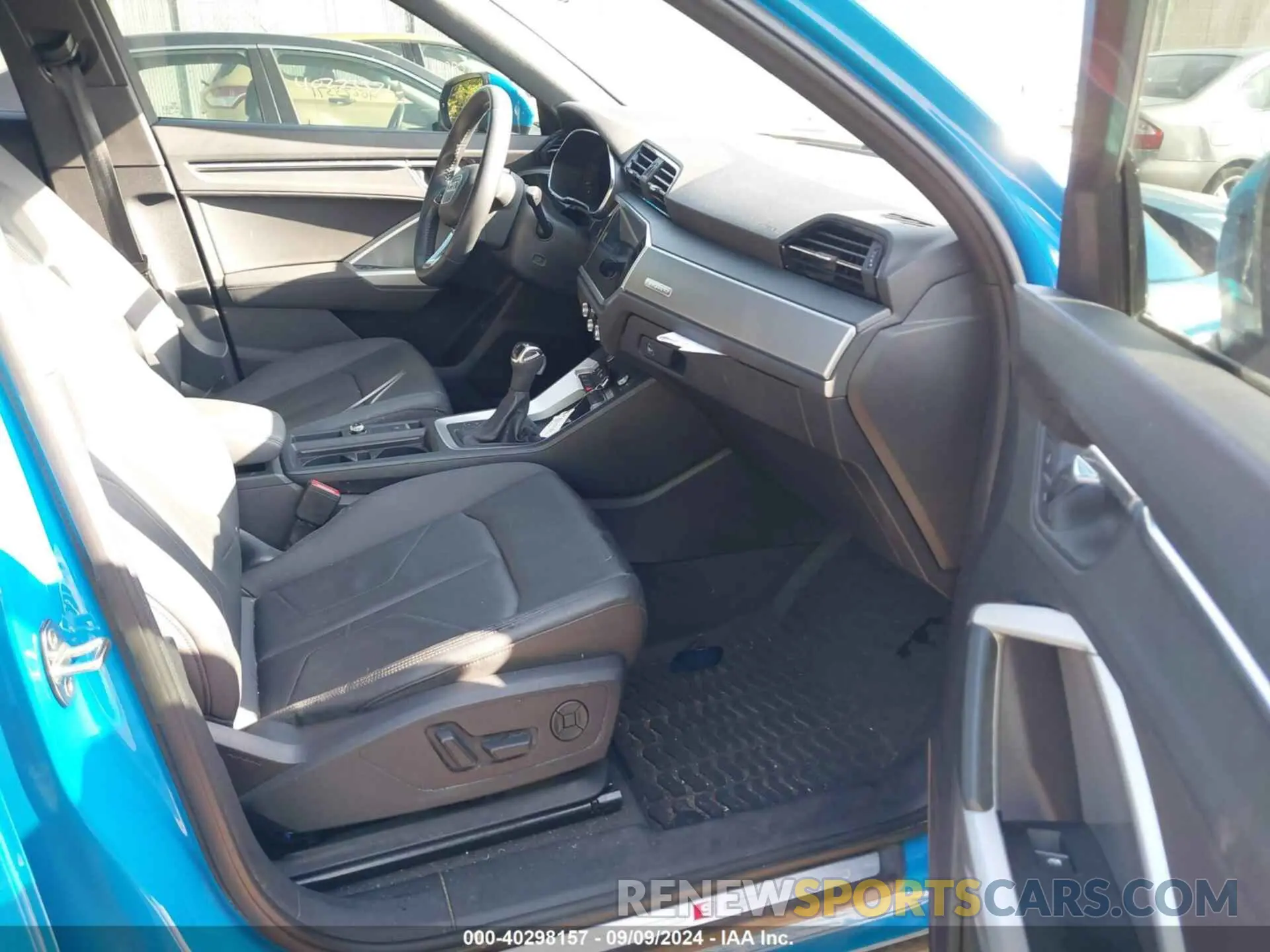 5 Photograph of a damaged car WA1EECF39L1038183 AUDI Q3 2020