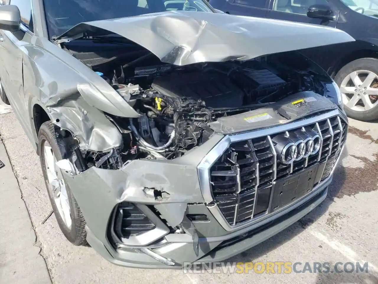 9 Photograph of a damaged car WA1EECF39L1054481 AUDI Q3 2020