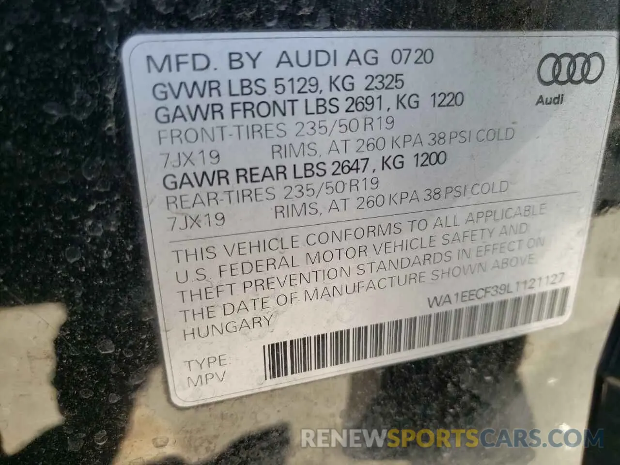 13 Photograph of a damaged car WA1EECF39L1121127 AUDI Q3 2020