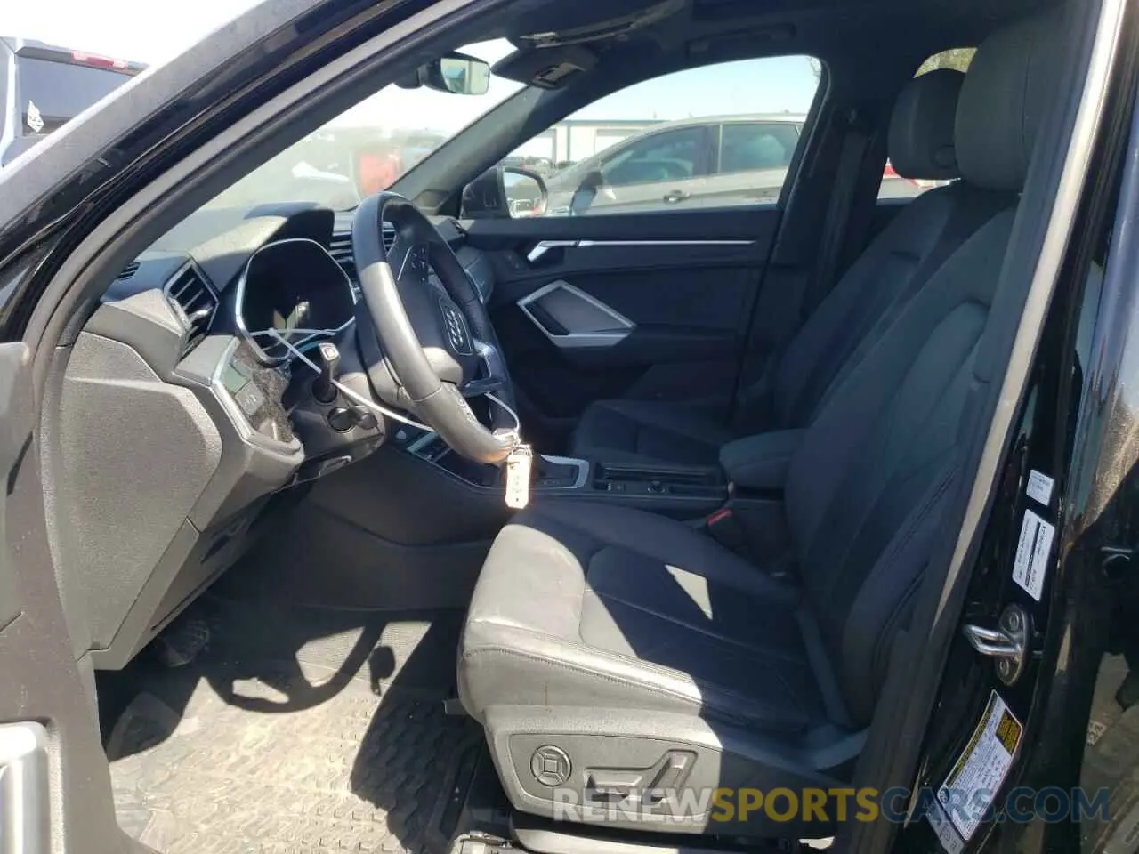 7 Photograph of a damaged car WA1EECF39L1121127 AUDI Q3 2020
