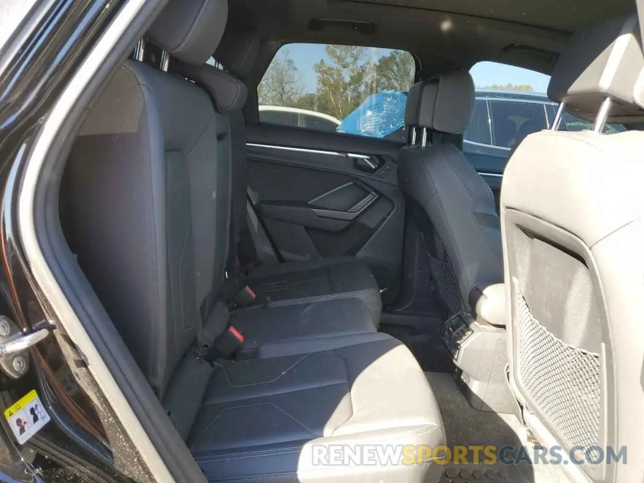 11 Photograph of a damaged car WA1EECF3XL1106152 AUDI Q3 2020