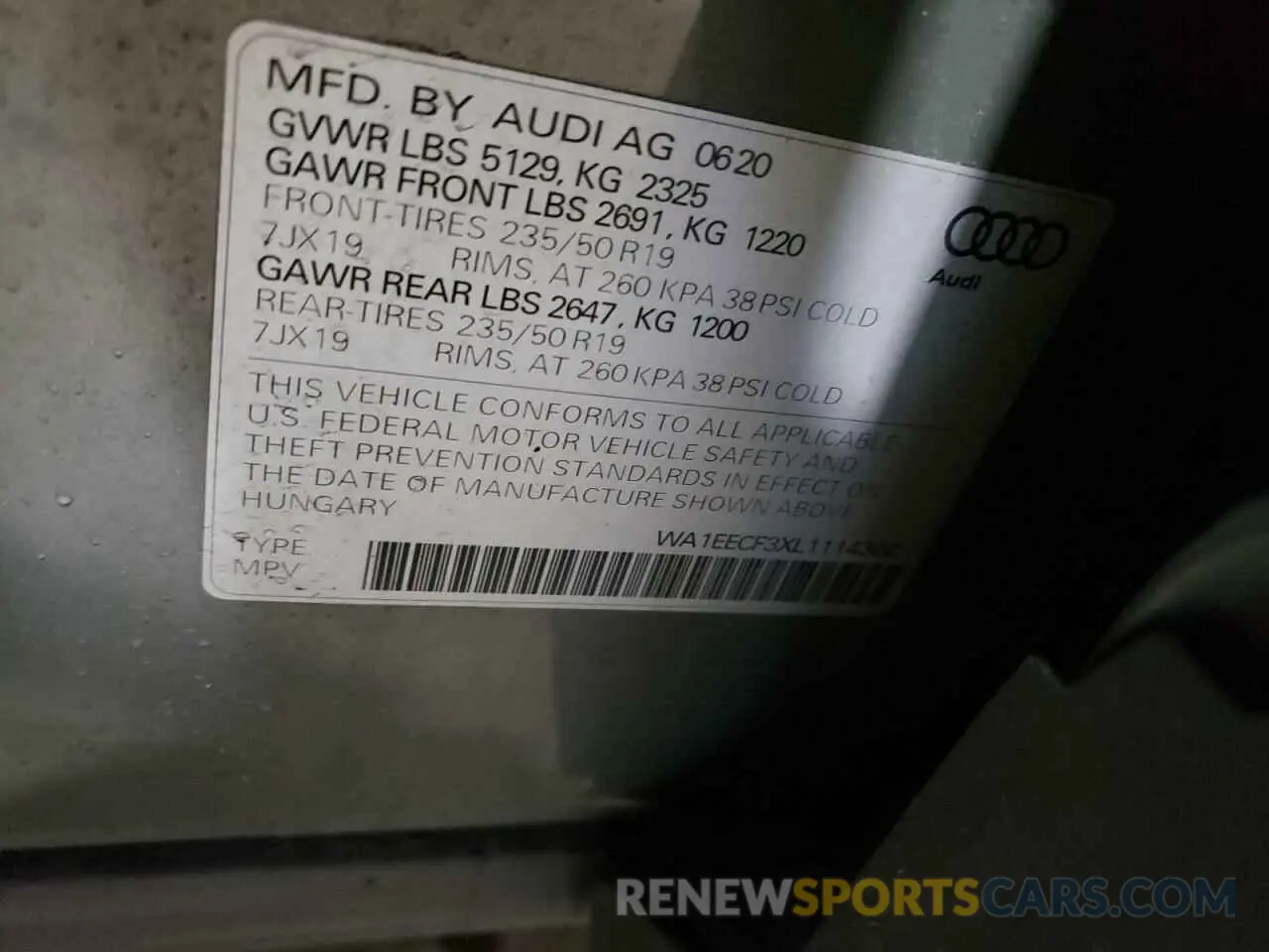 16 Photograph of a damaged car WA1EECF3XL1114302 AUDI Q3 2020