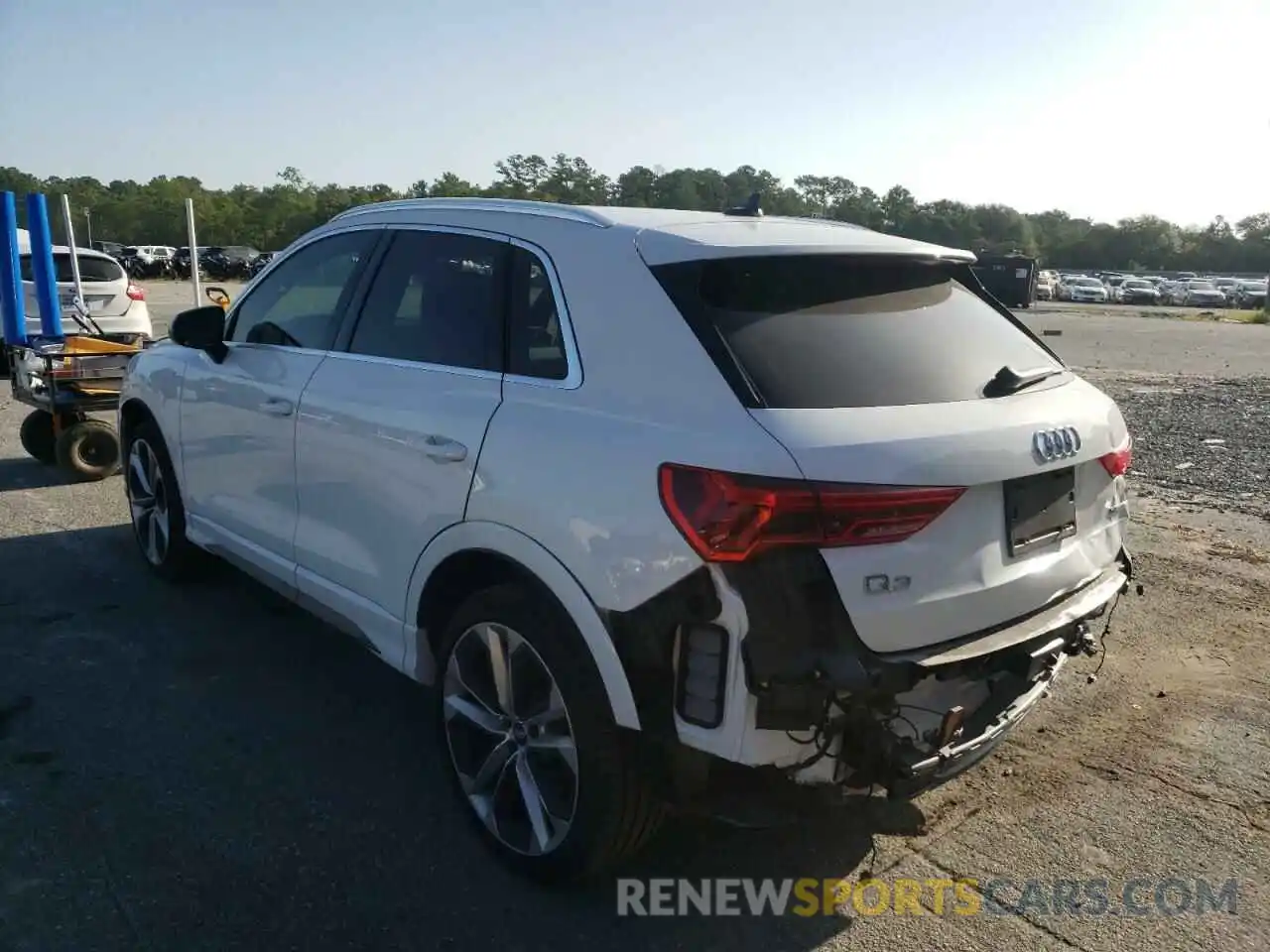 3 Photograph of a damaged car WA1FECF31L1072493 AUDI Q3 2020