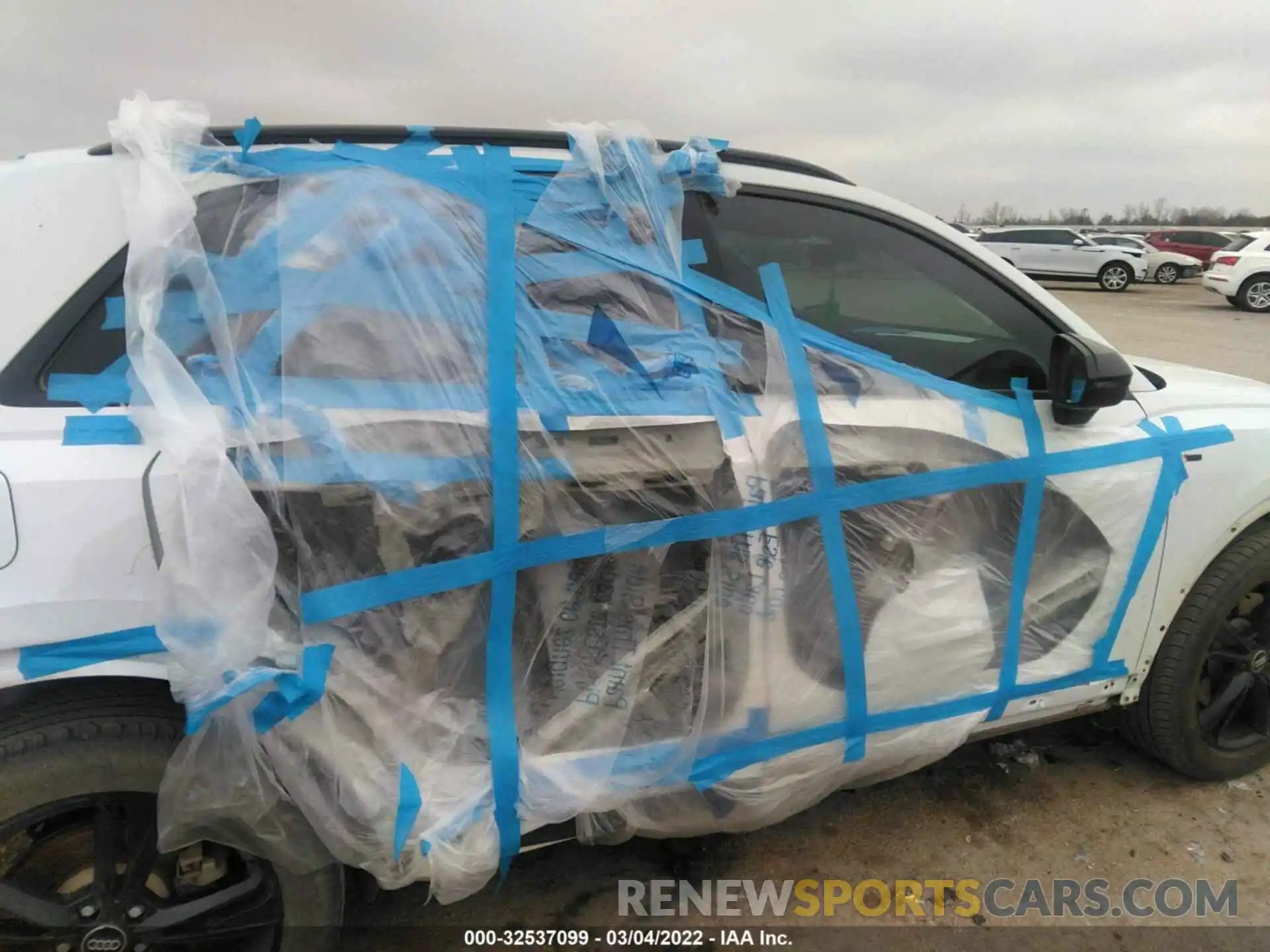 6 Photograph of a damaged car WA1FECF32L1041303 AUDI Q3 2020