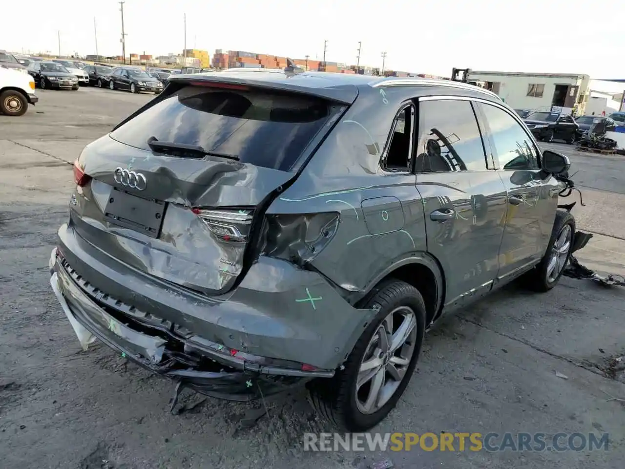 4 Photograph of a damaged car WA1FECF37L1017563 AUDI Q3 2020