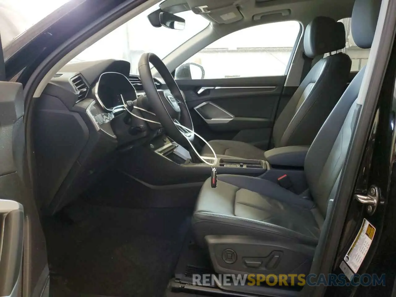 7 Photograph of a damaged car WA1FECF38L1035716 AUDI Q3 2020