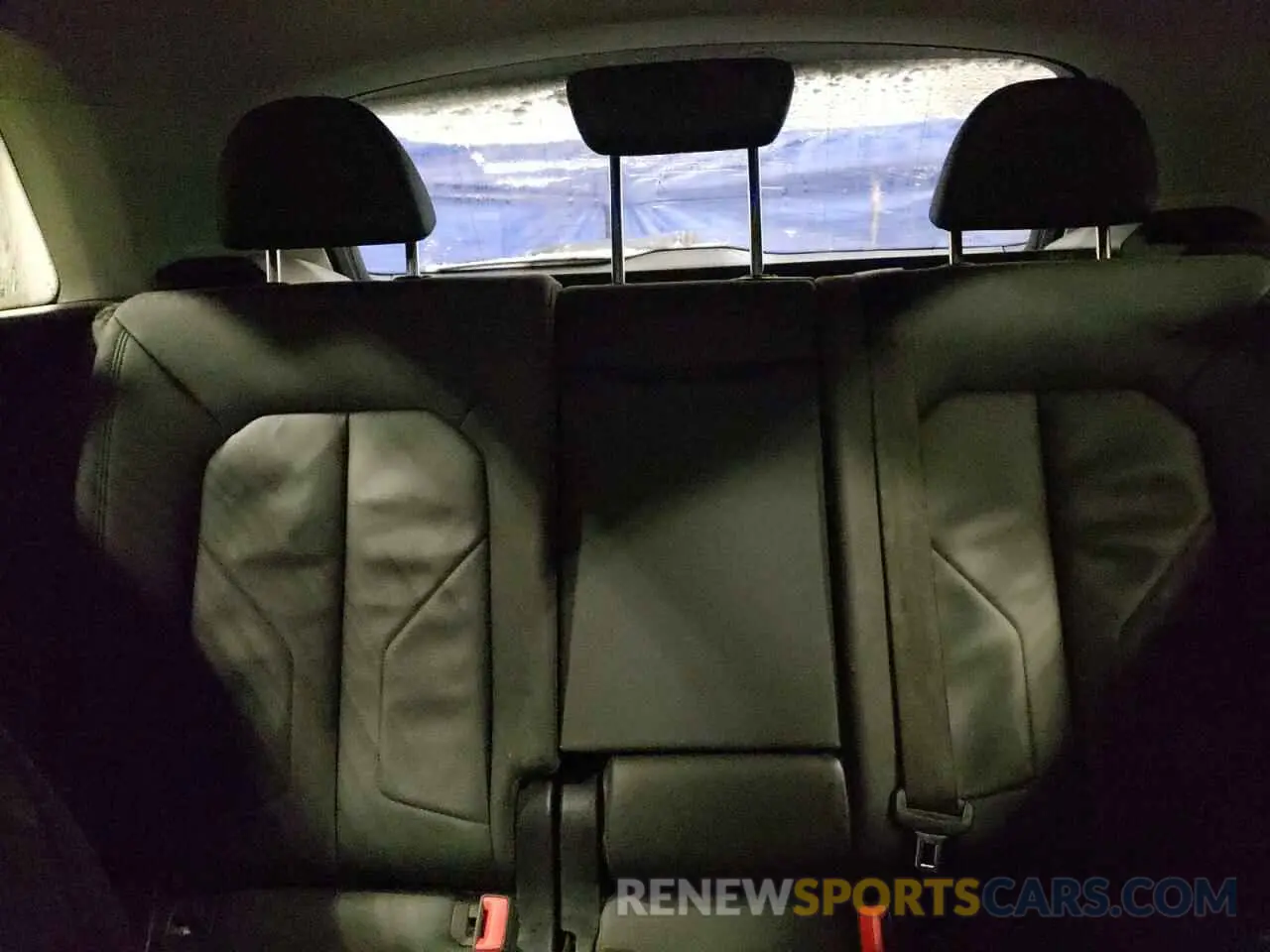 10 Photograph of a damaged car WA1FECF38L1036901 AUDI Q3 2020
