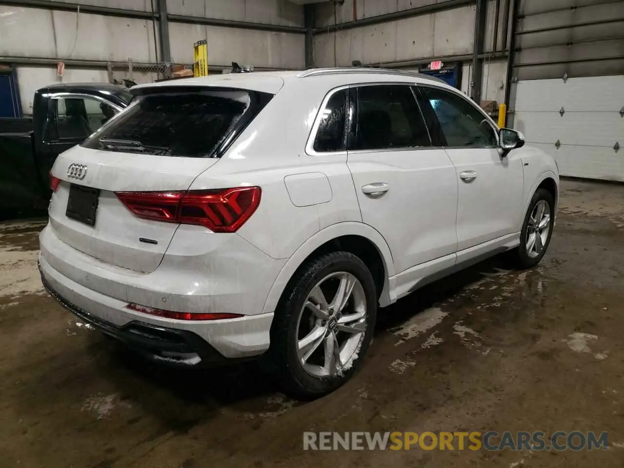 3 Photograph of a damaged car WA1FECF38L1036901 AUDI Q3 2020